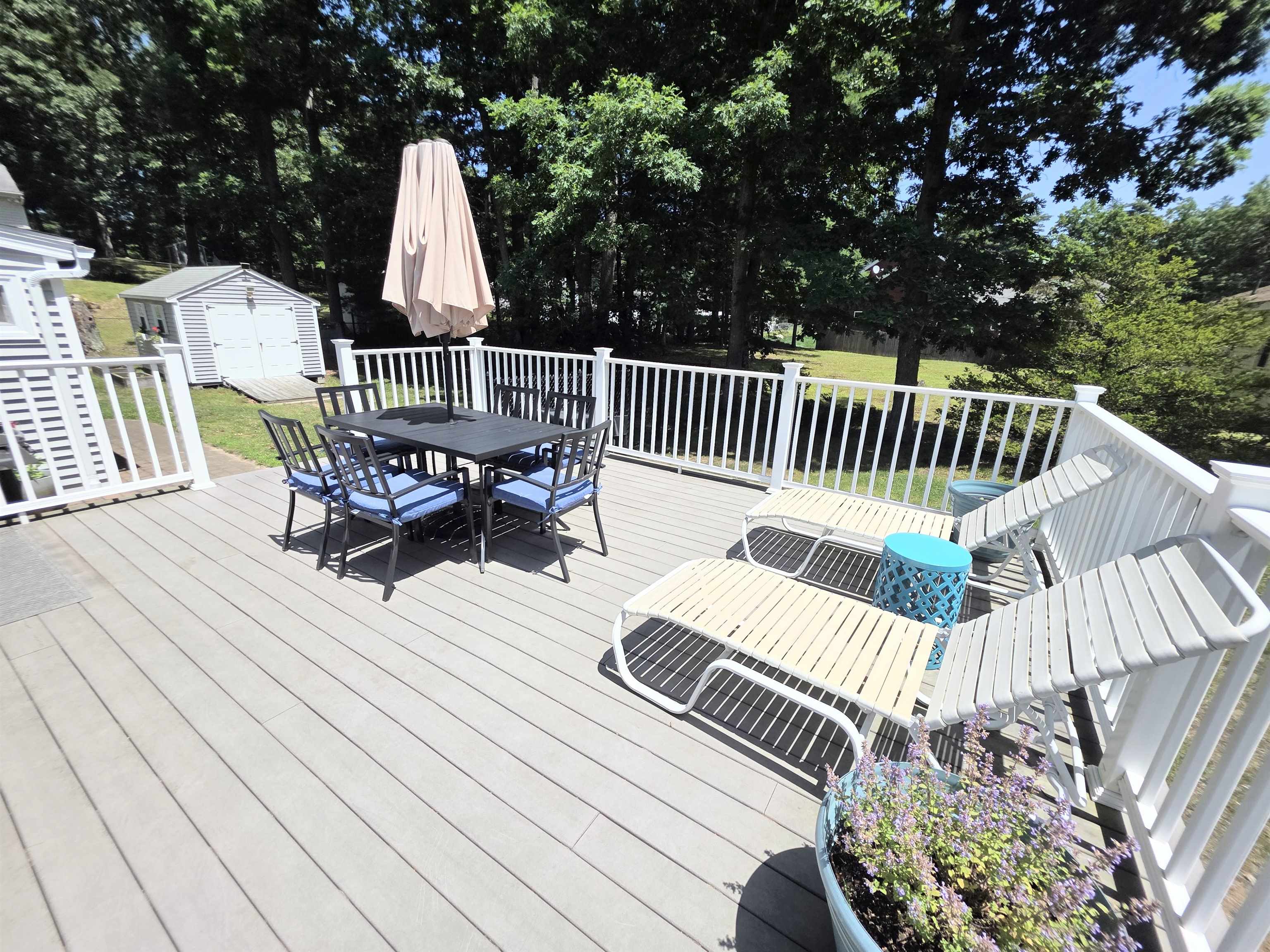 1 Greentrees Dr, Hudson, NH 03051