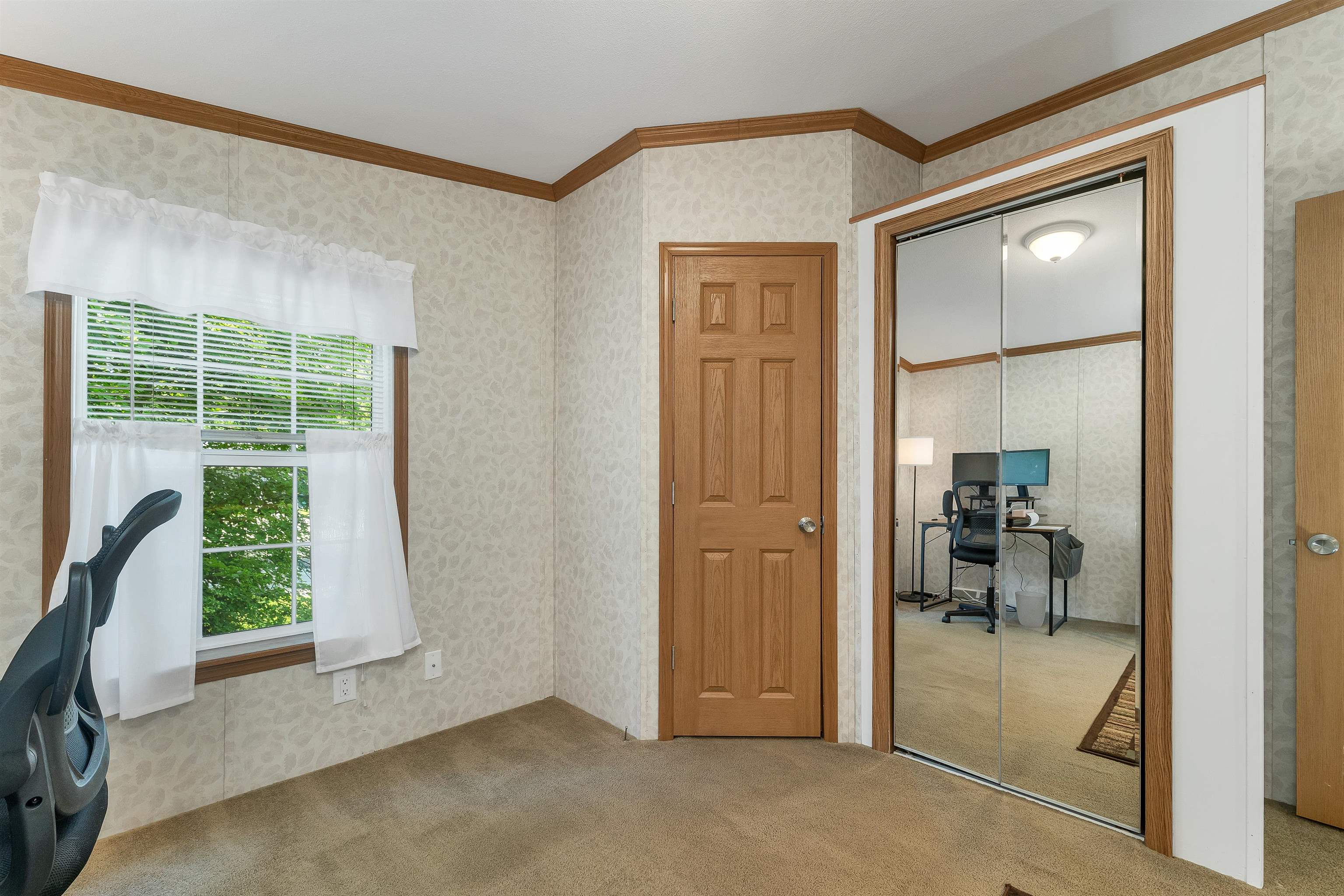 2 Lilac Dr, Rochester, NH 03867-5254