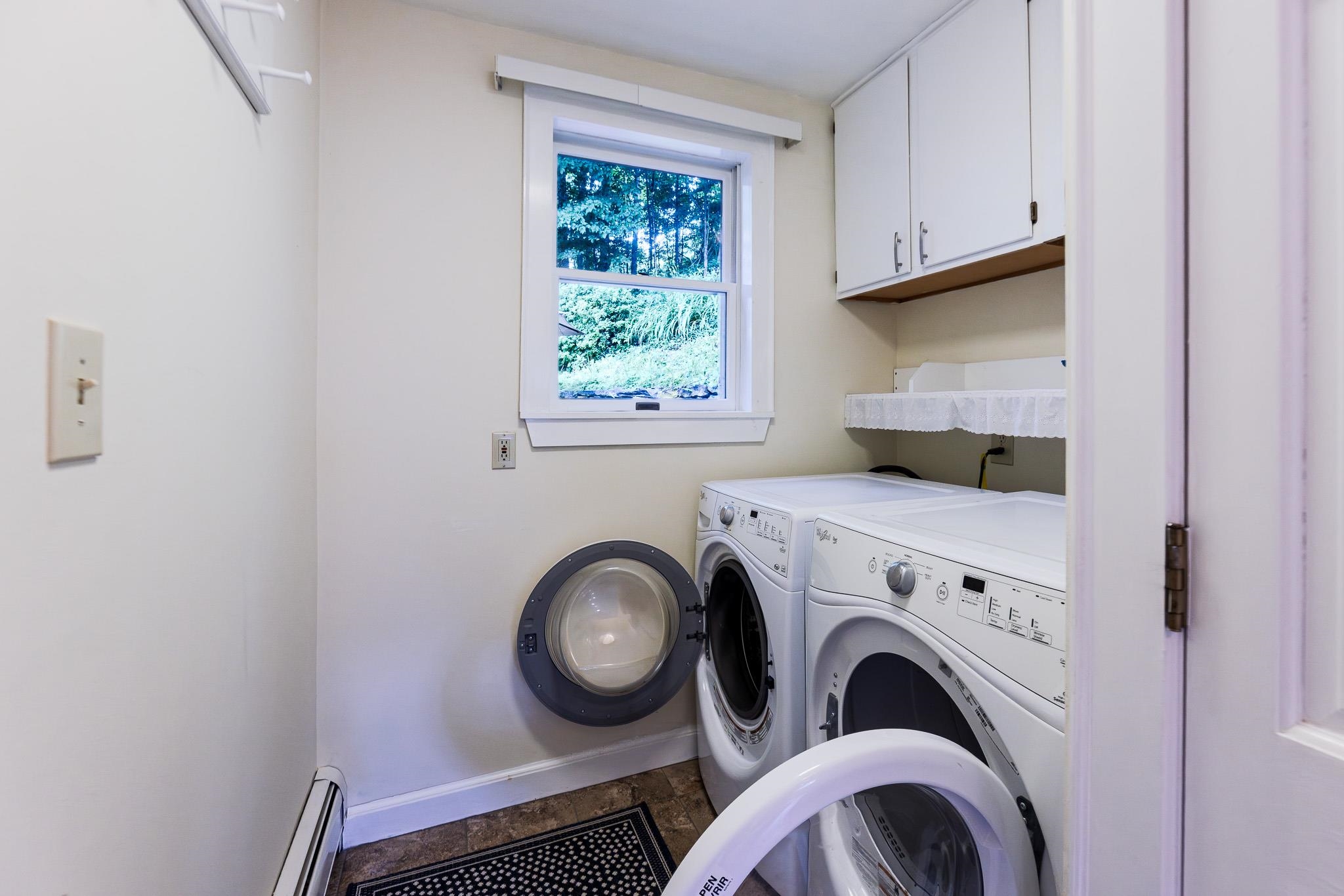 1st Floor Laundry 25692844