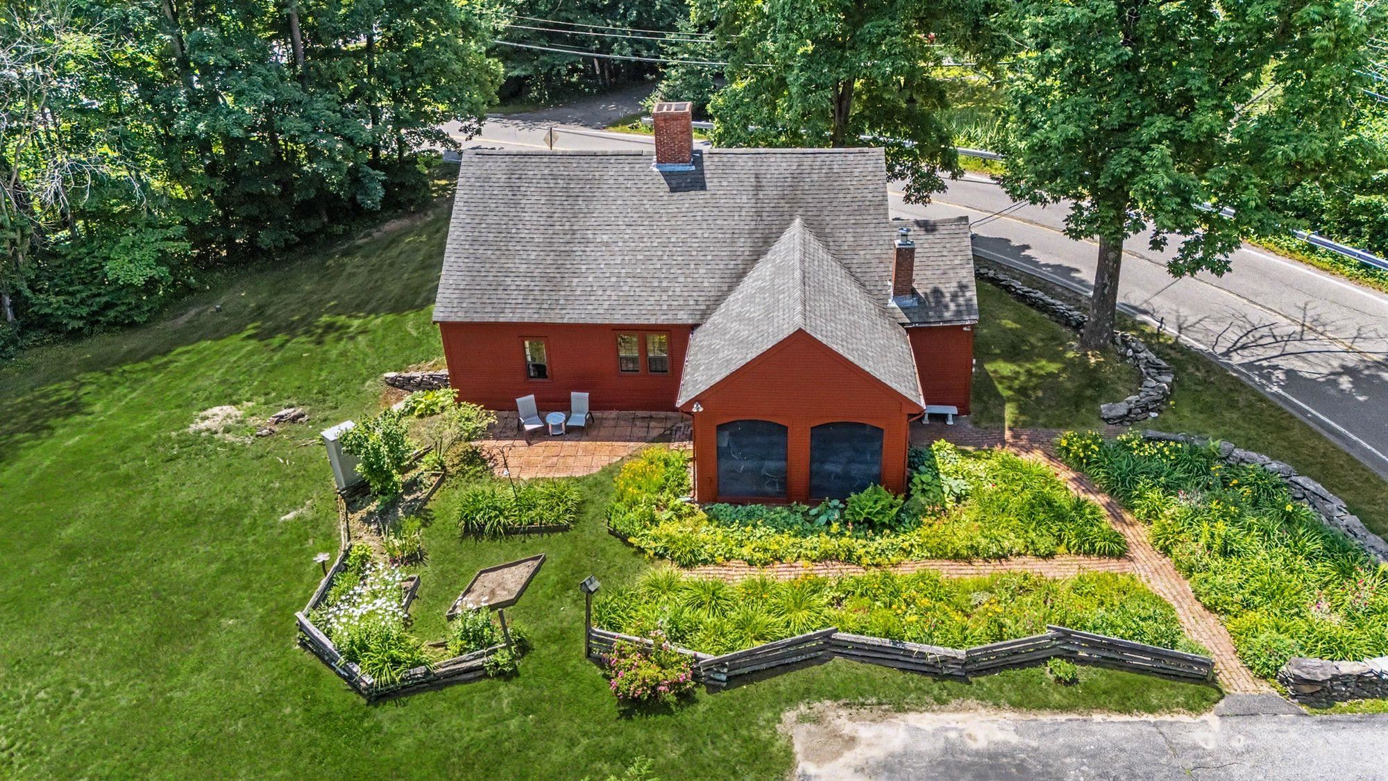 16 Perkins Rd, Londonderry, NH 03053