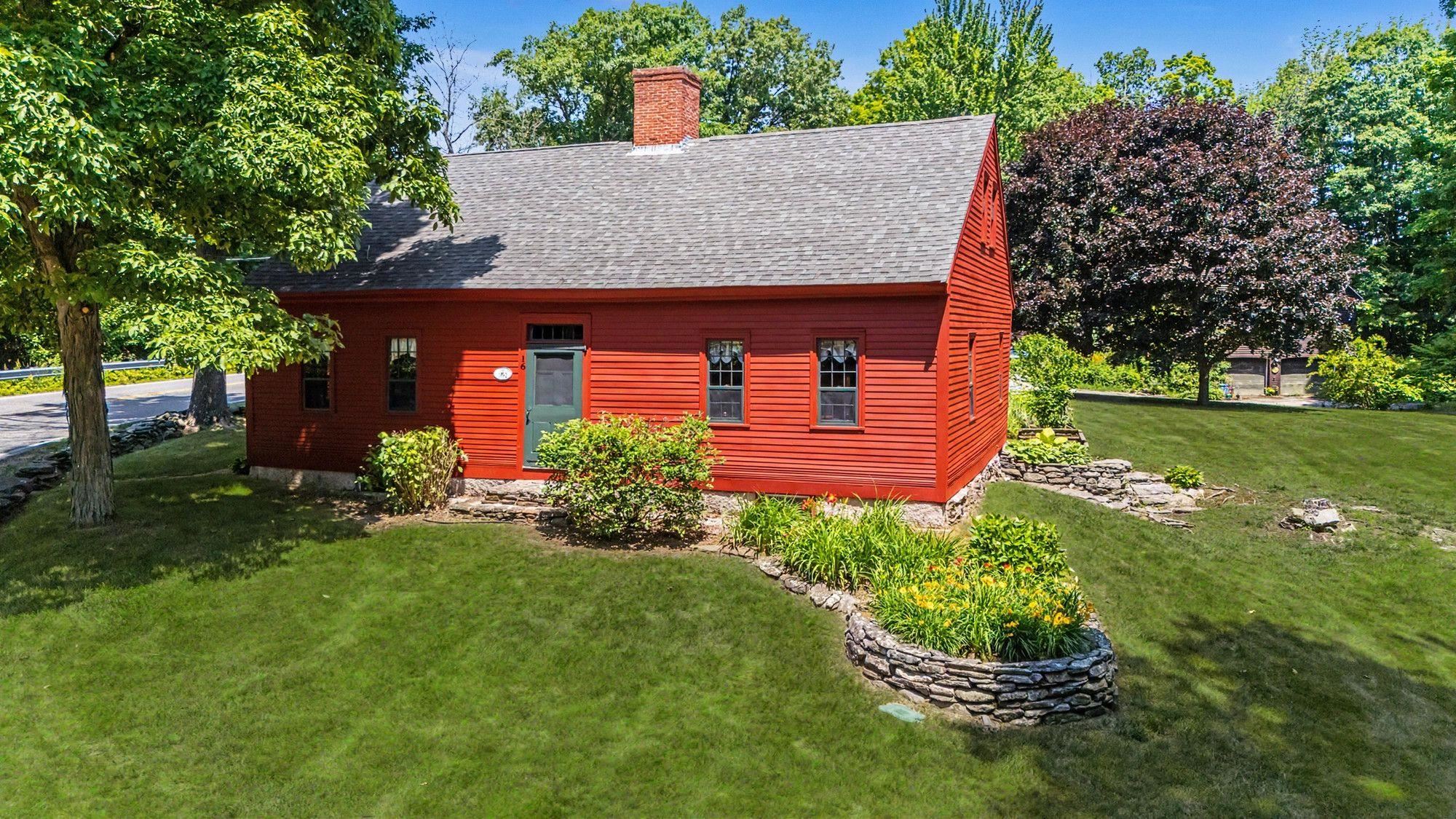 16 Perkins Rd, Londonderry, NH 03053