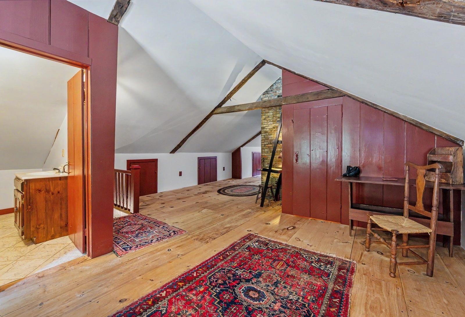 16 Perkins Rd, Londonderry, NH 03053