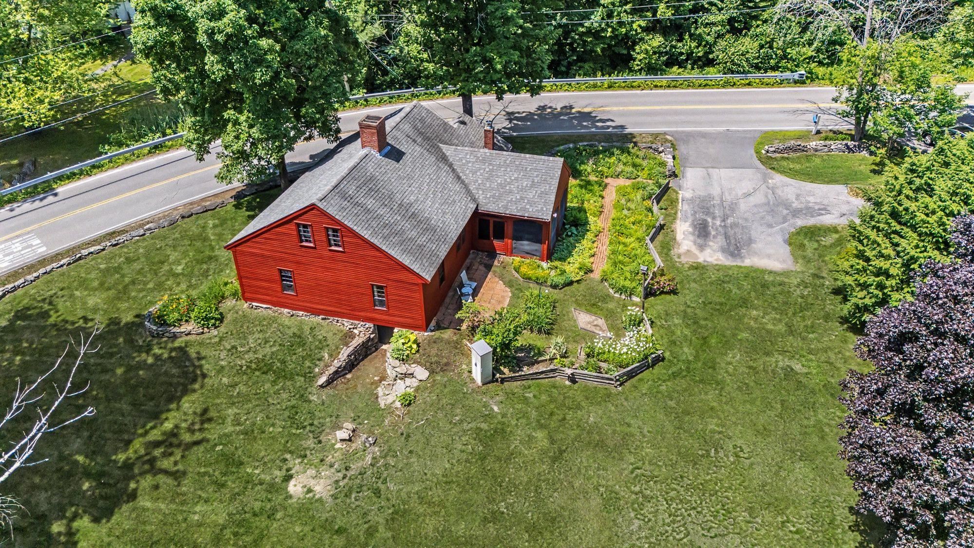 16 Perkins Rd, Londonderry, NH 03053