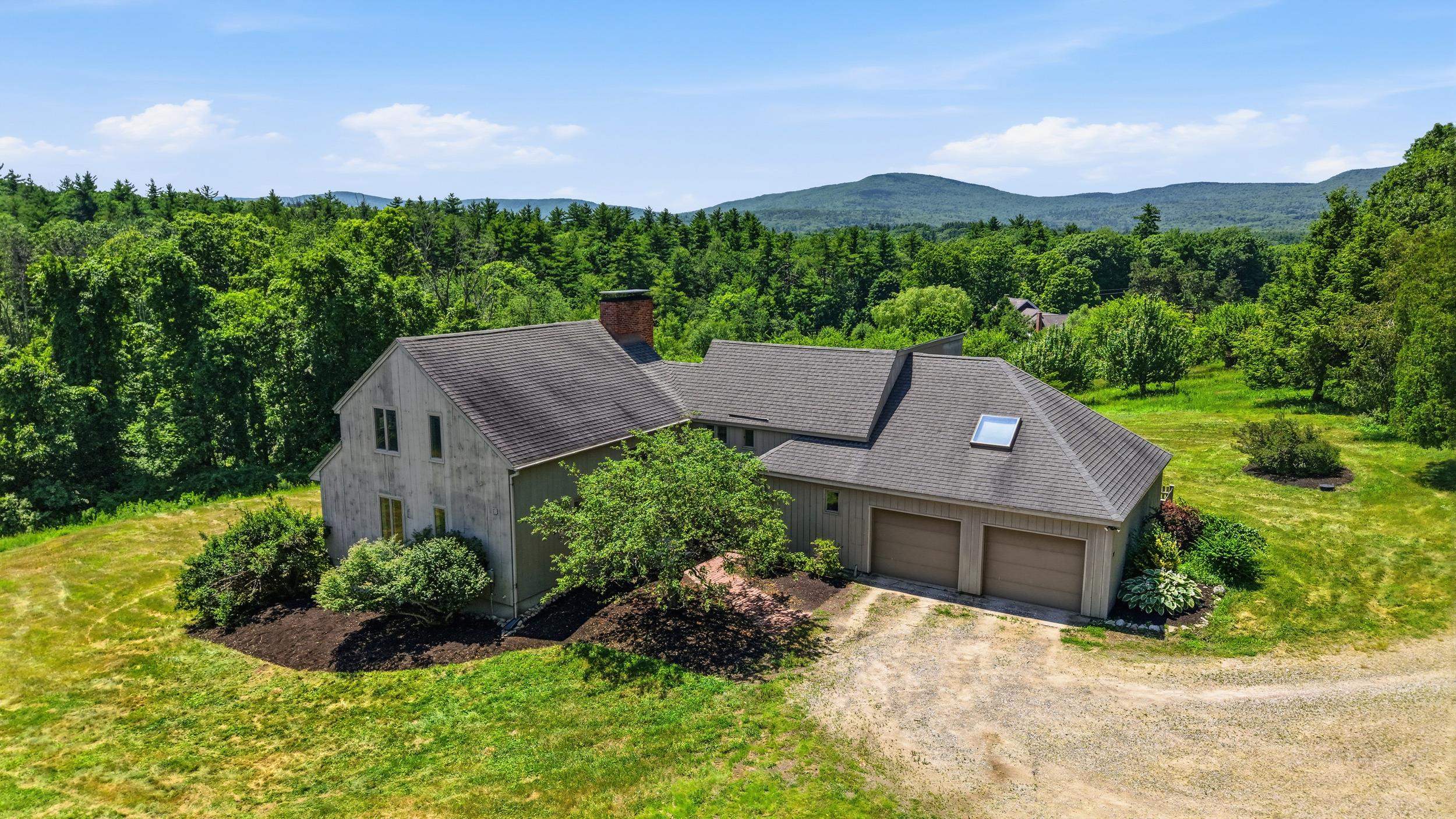 29 Stiles Farm Rd, Wilton, NH 03086