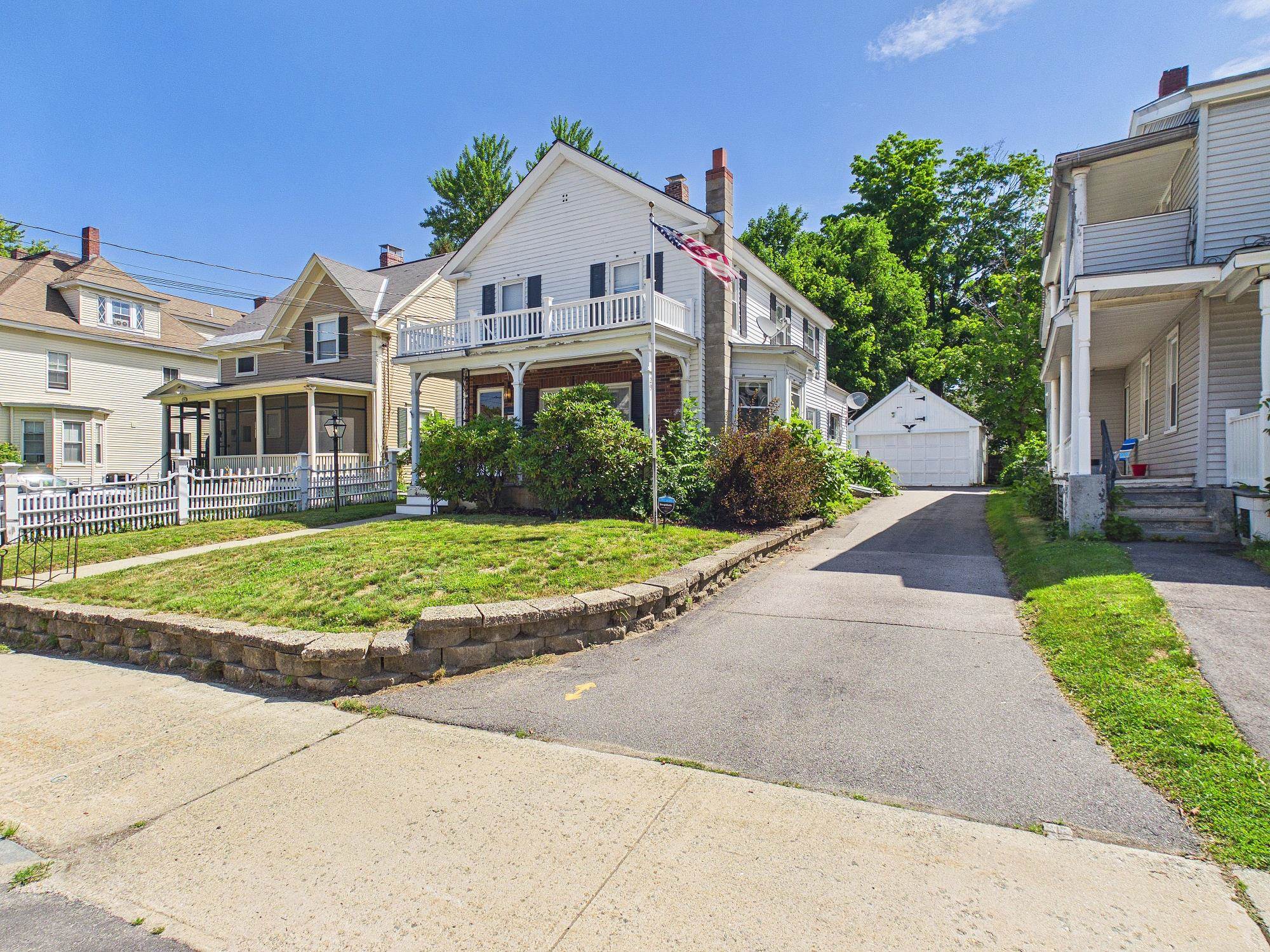 29 Manchester St, Nashua, NH 03064