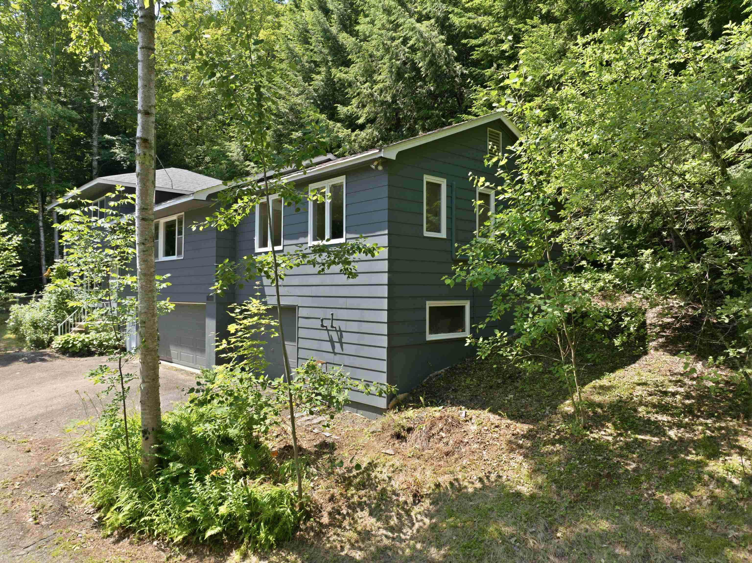 12 Ivy Ln, Plymouth, NH 03264