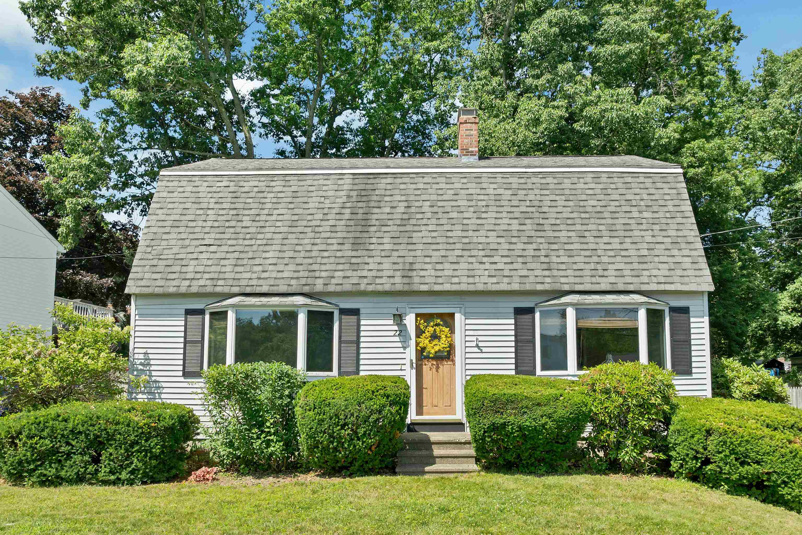22 Jonathan Ln, Manchester, NH 03104