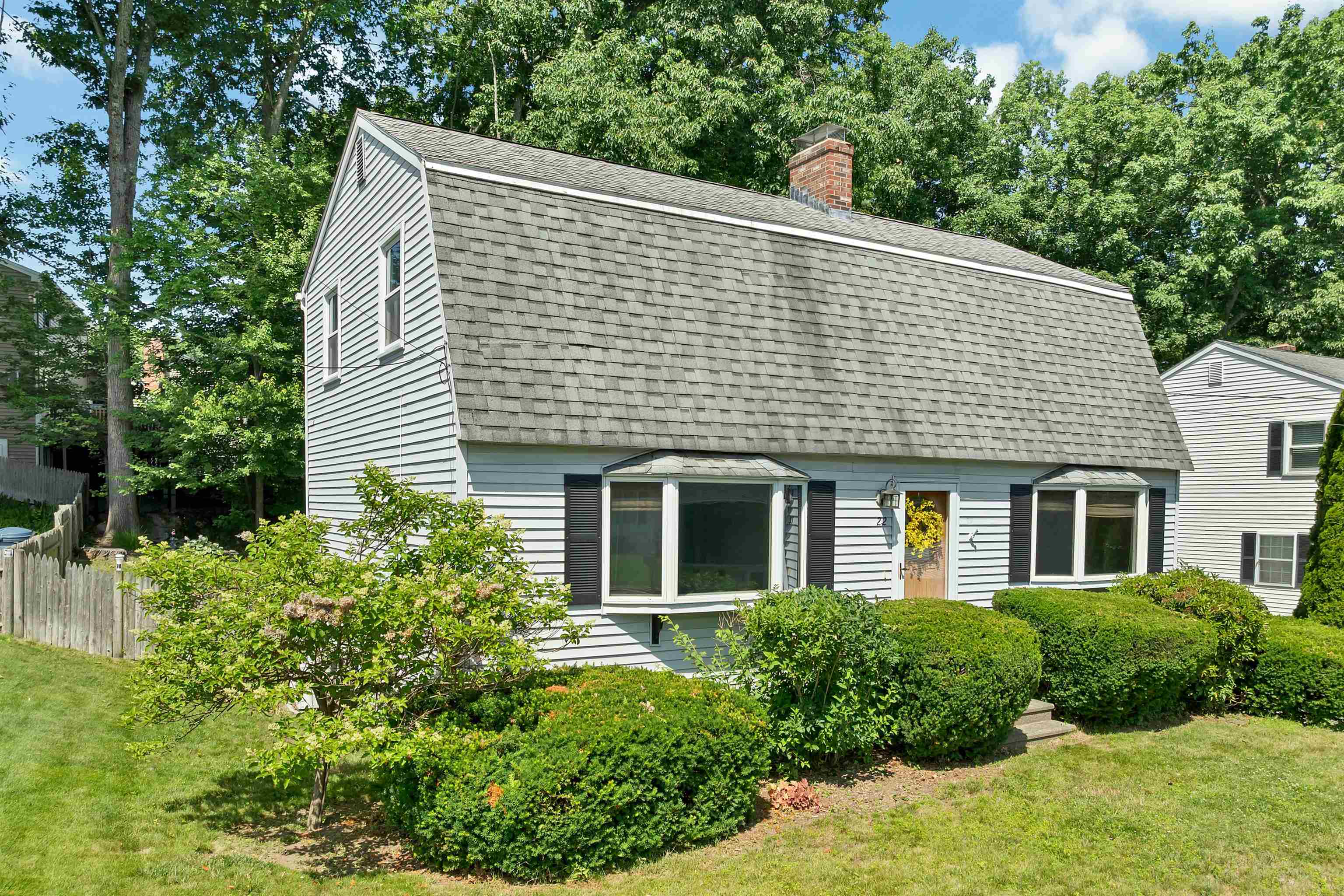 22 Jonathan Ln, Manchester, NH 03104