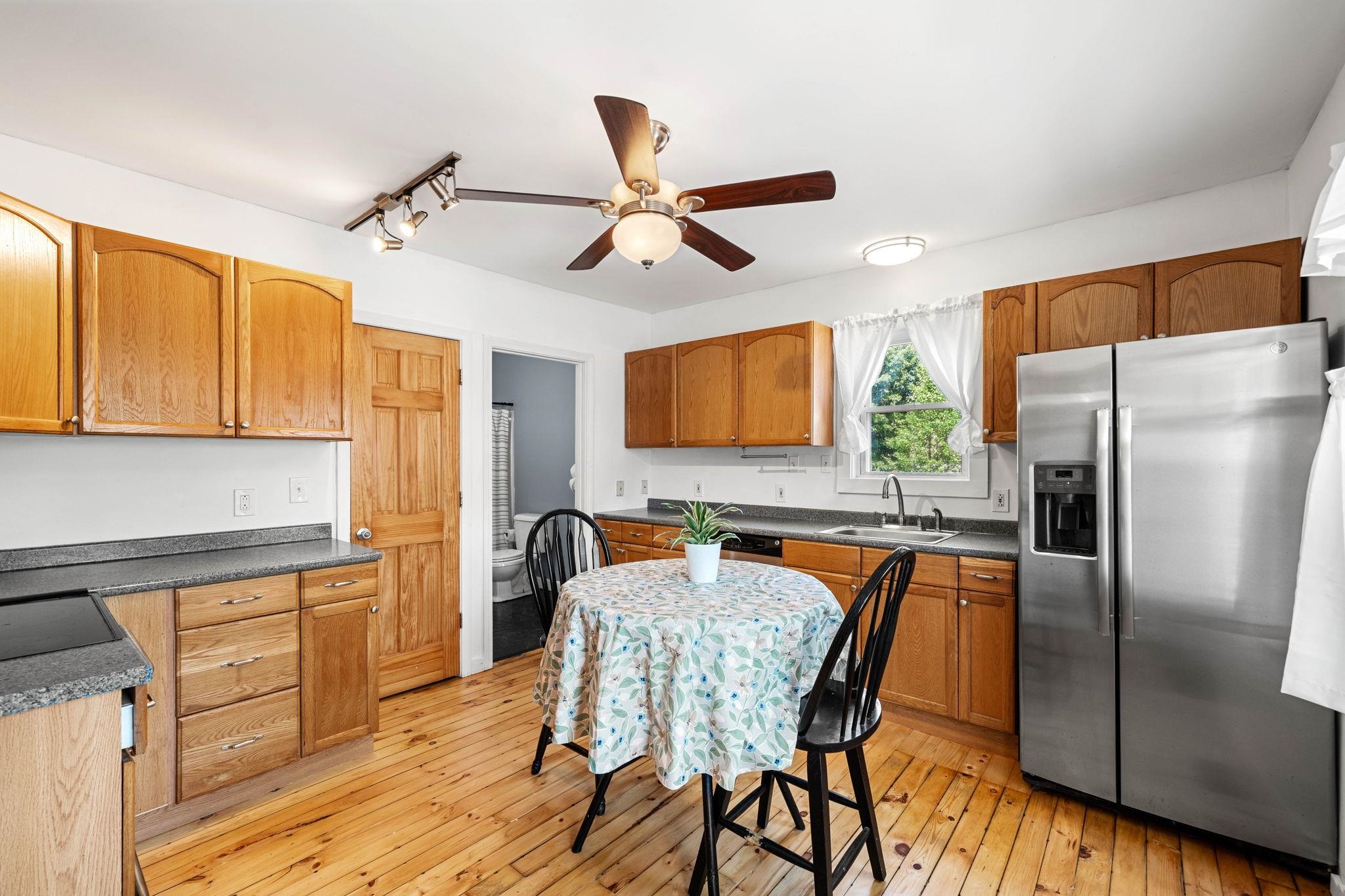 28 Mcduffee St, Rochester, NH 03867