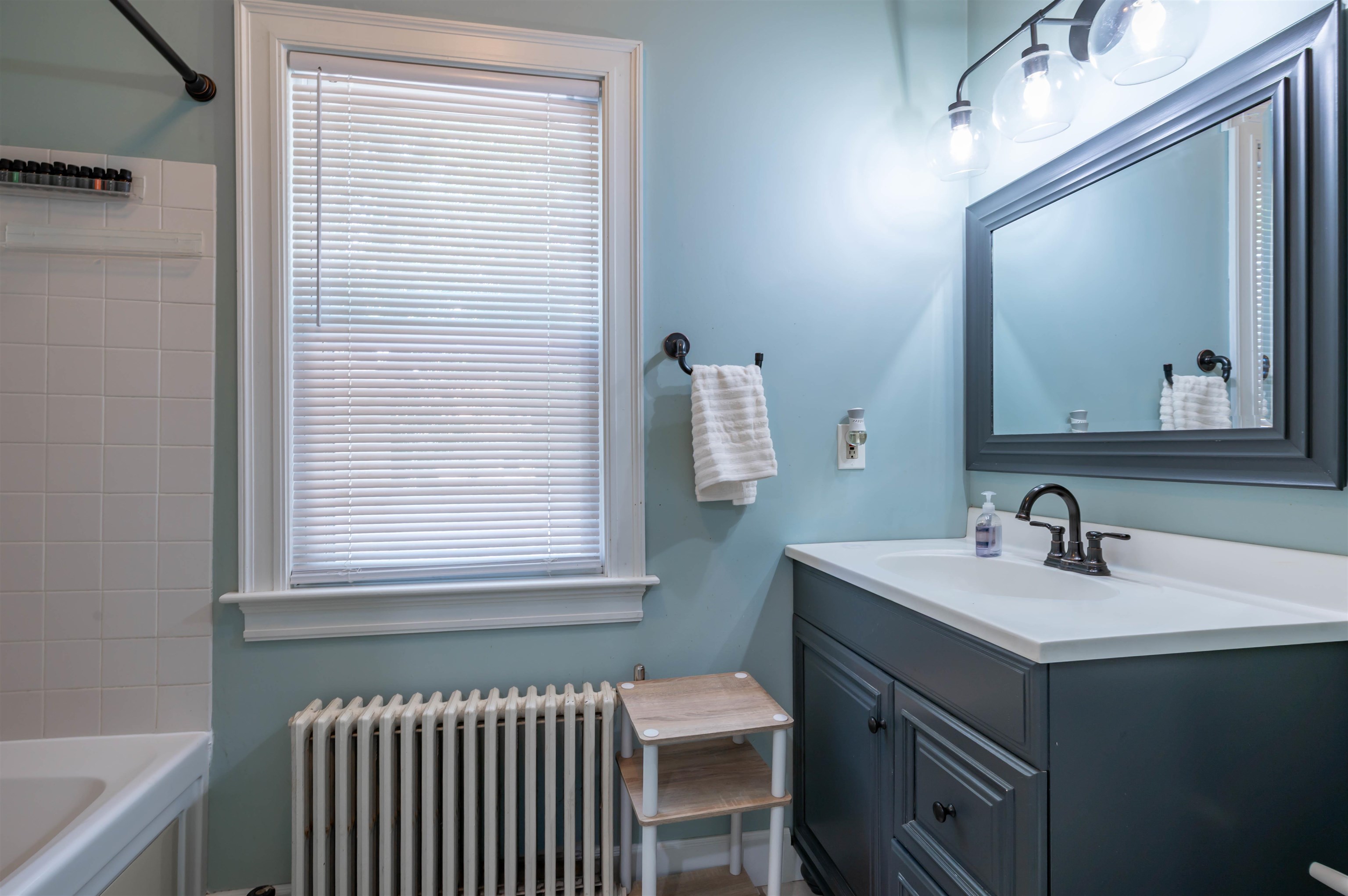 3 Pratt St, Nashua, NH 03060