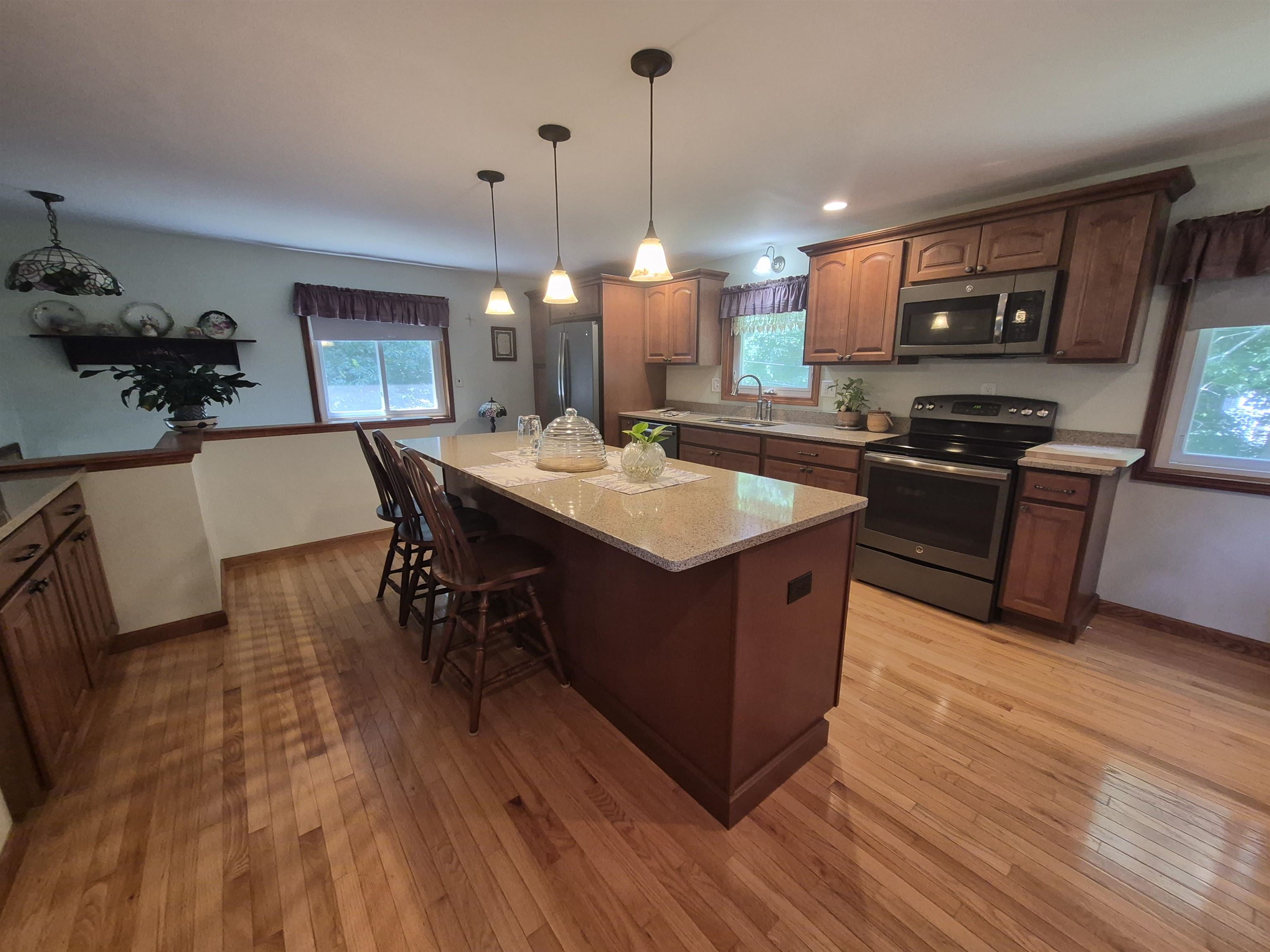 108 Newton Rd, Plaistow, NH 03865