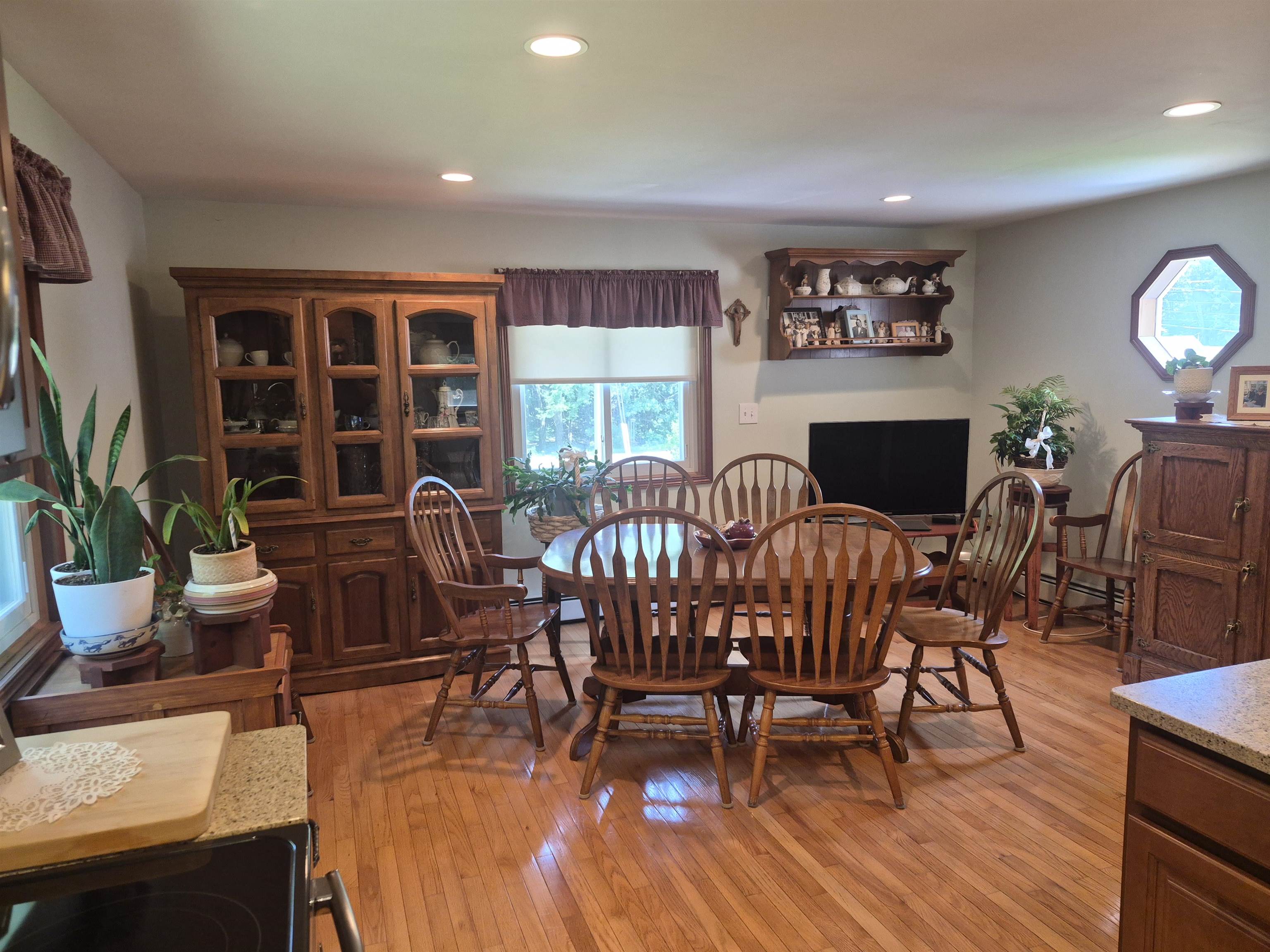 108 Newton Rd, Plaistow, NH 03865