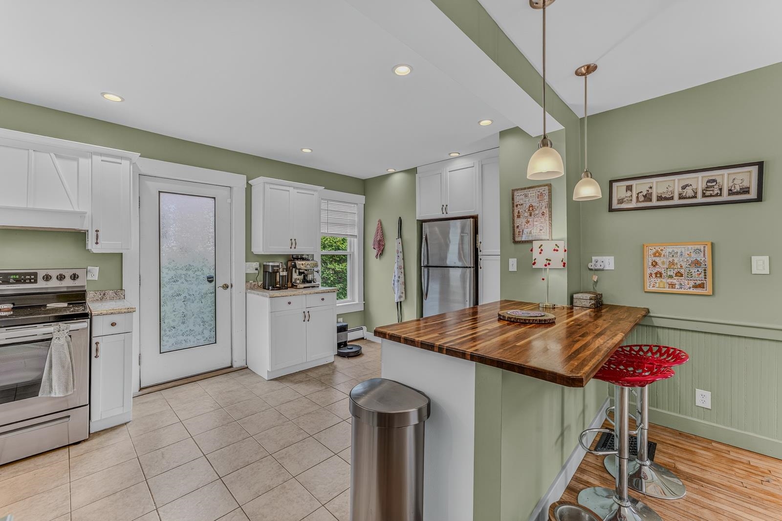 12 Governor's Ter, Lancaster, NH 03584