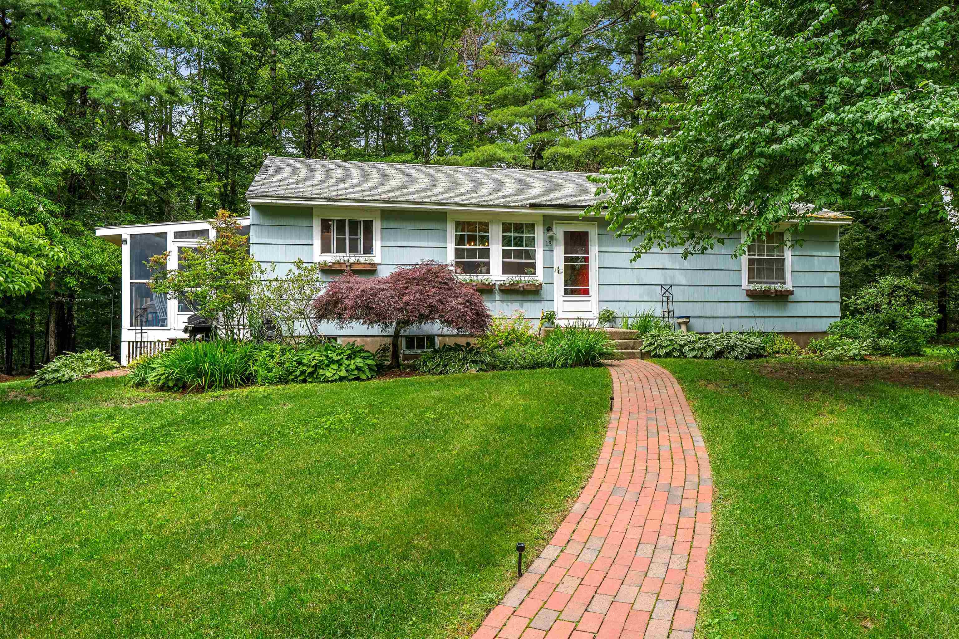13 Barnard Hill Rd, Dunbarton, NH 03046