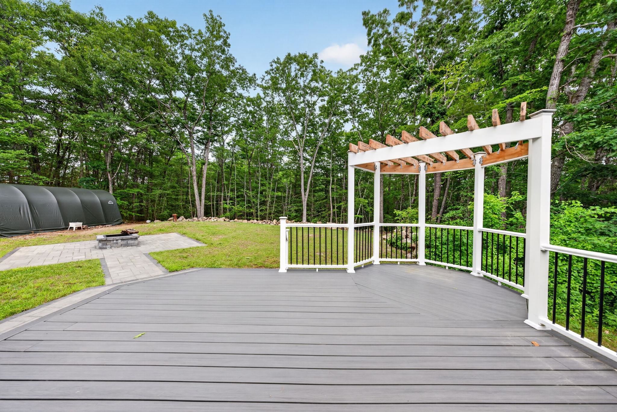 148 Old Wolfeboro Rd, Alton, NH 03809