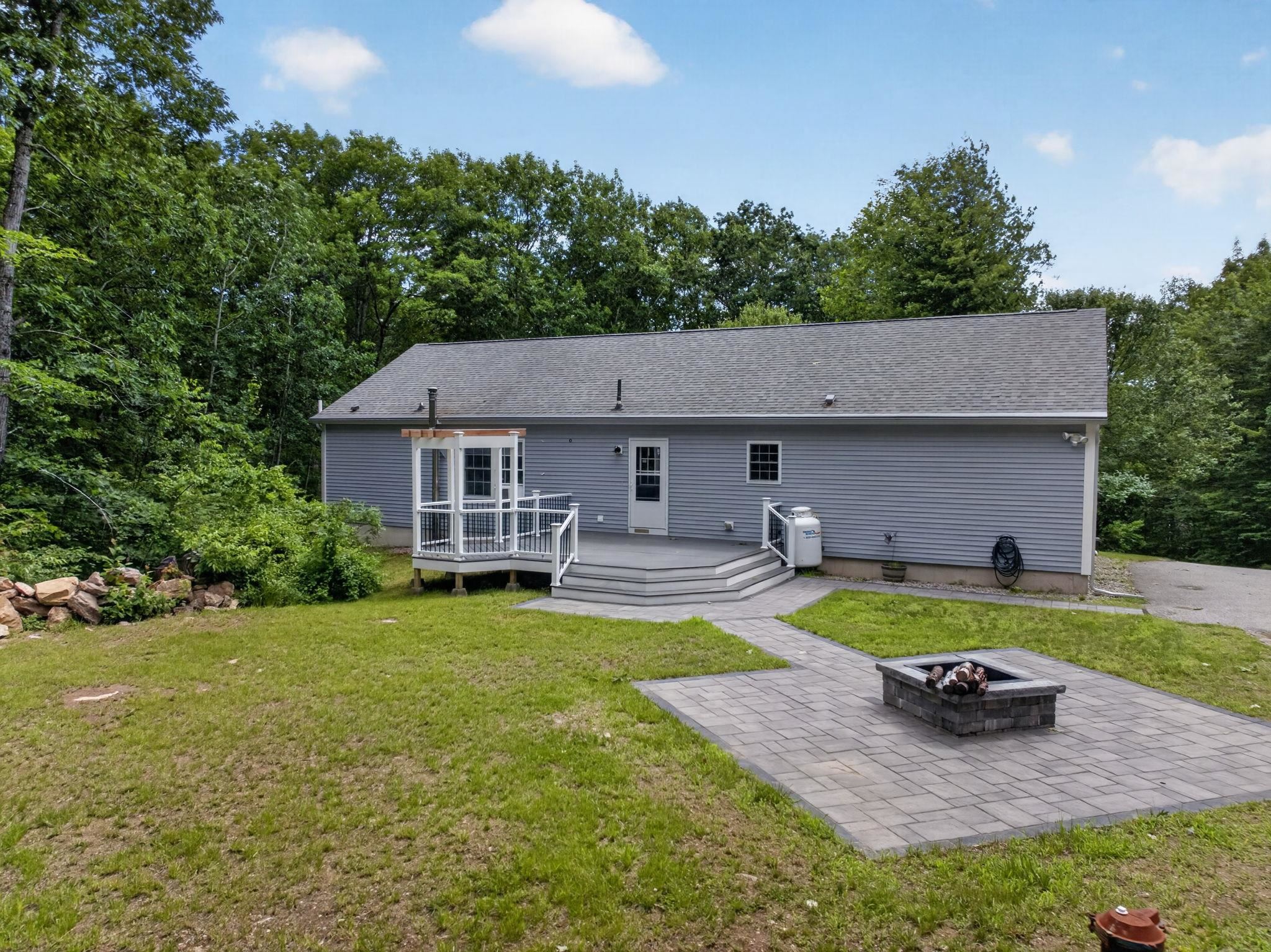148 Old Wolfeboro Rd, Alton, NH 03809