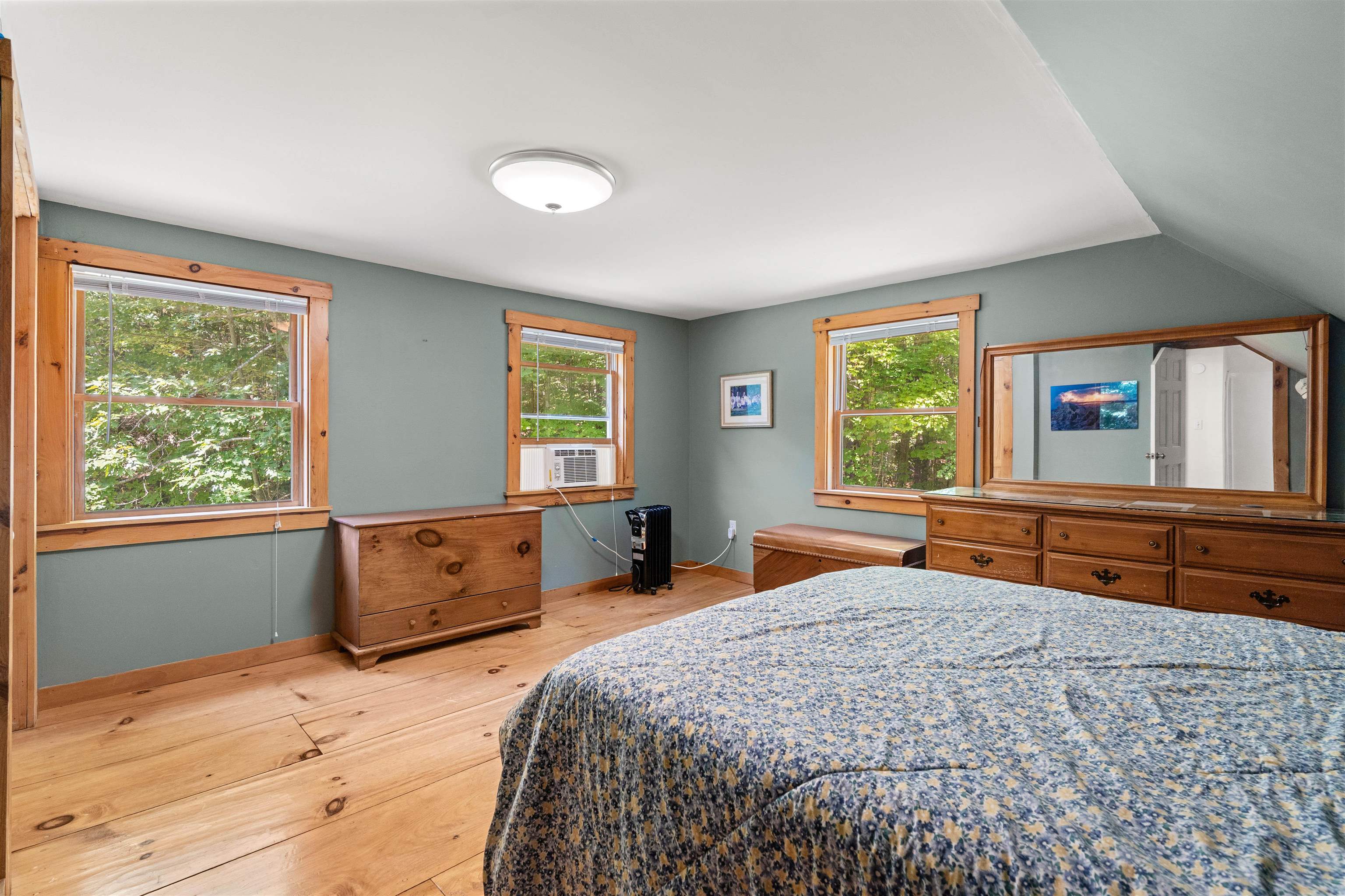 1811 Hopkinton Rd, Hopkinton, NH 03229