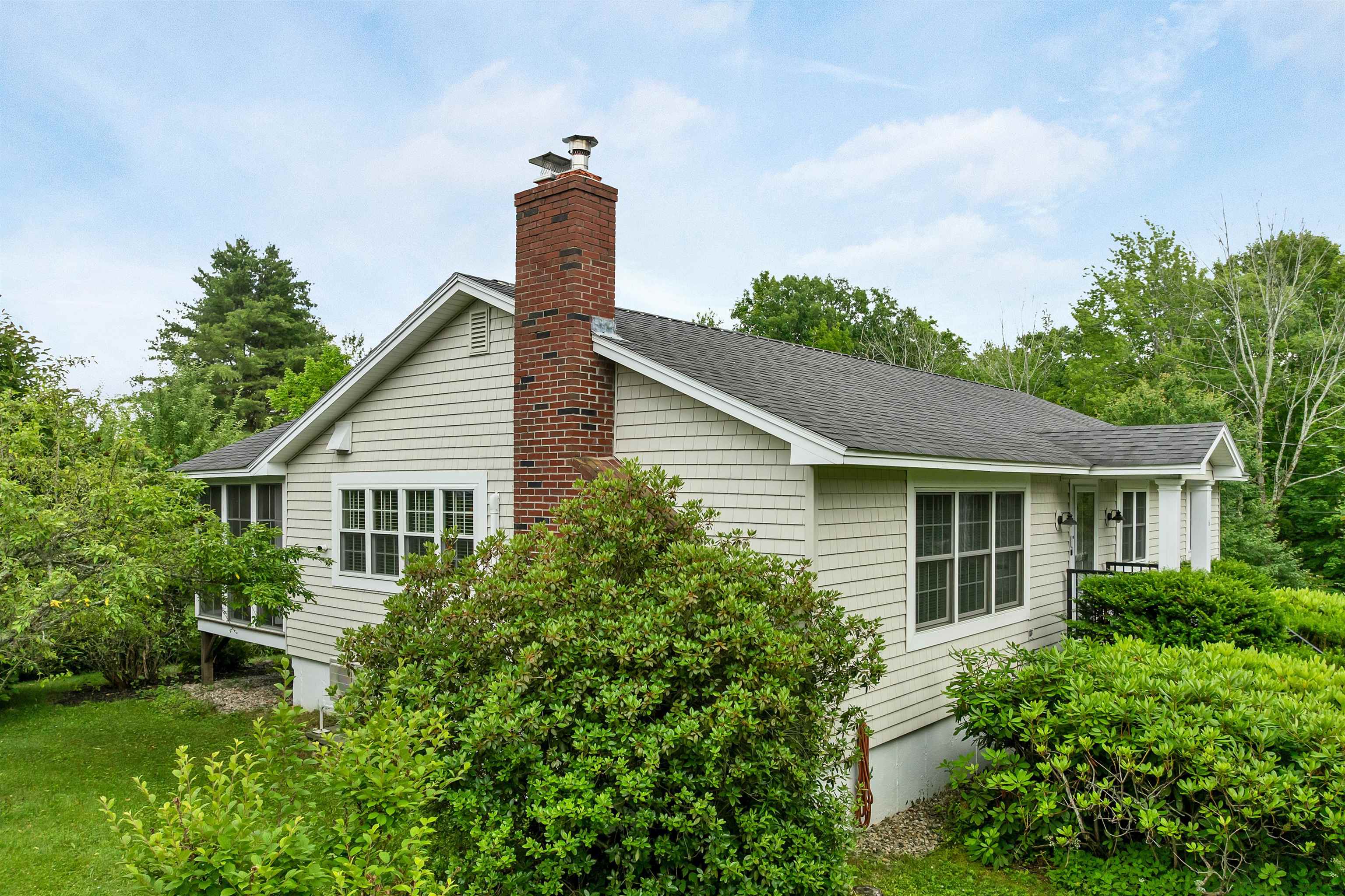 6 Bassett Rd, Wolfeboro, NH 03894