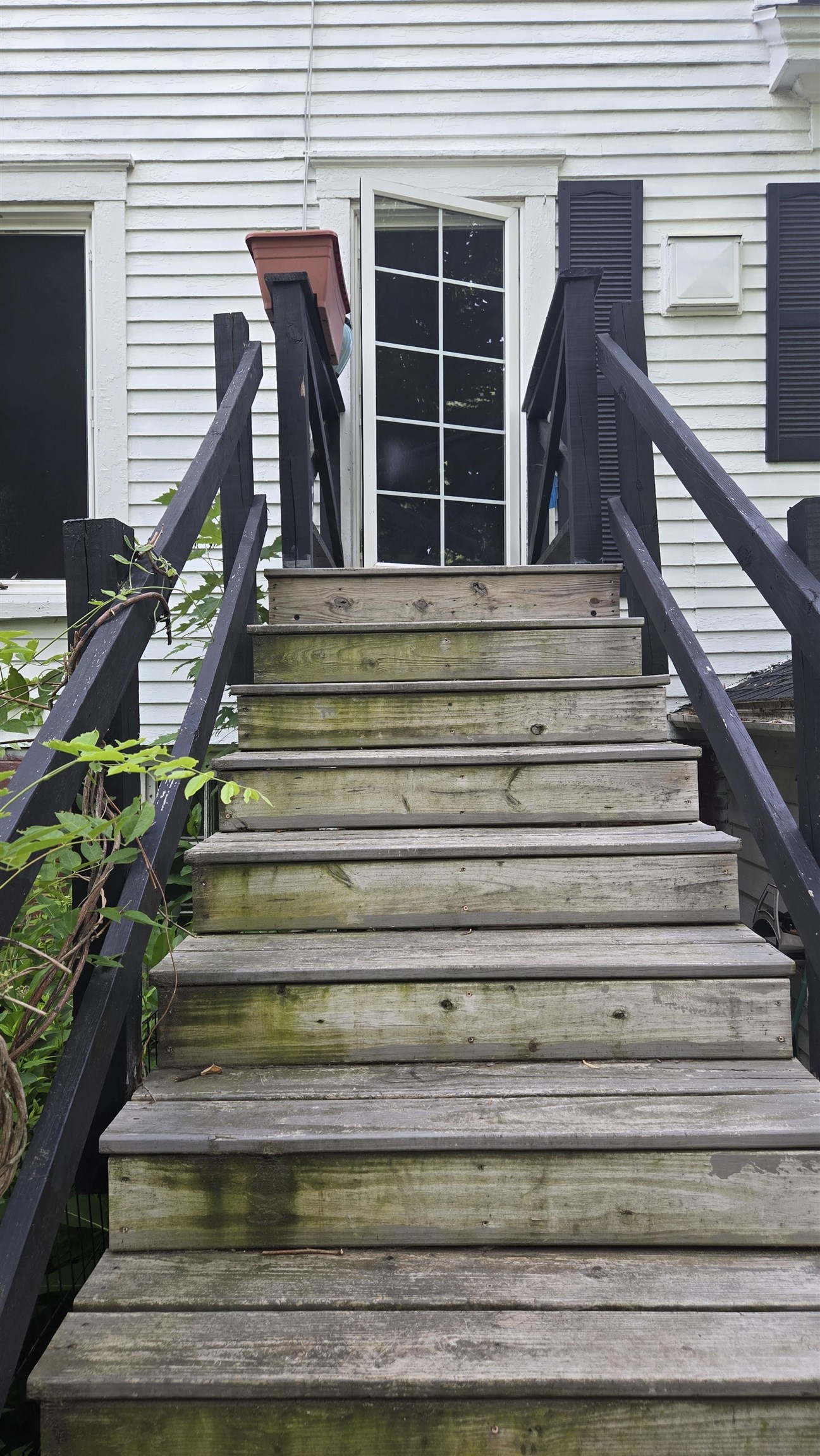 102 N State St, Concord, NH 03301