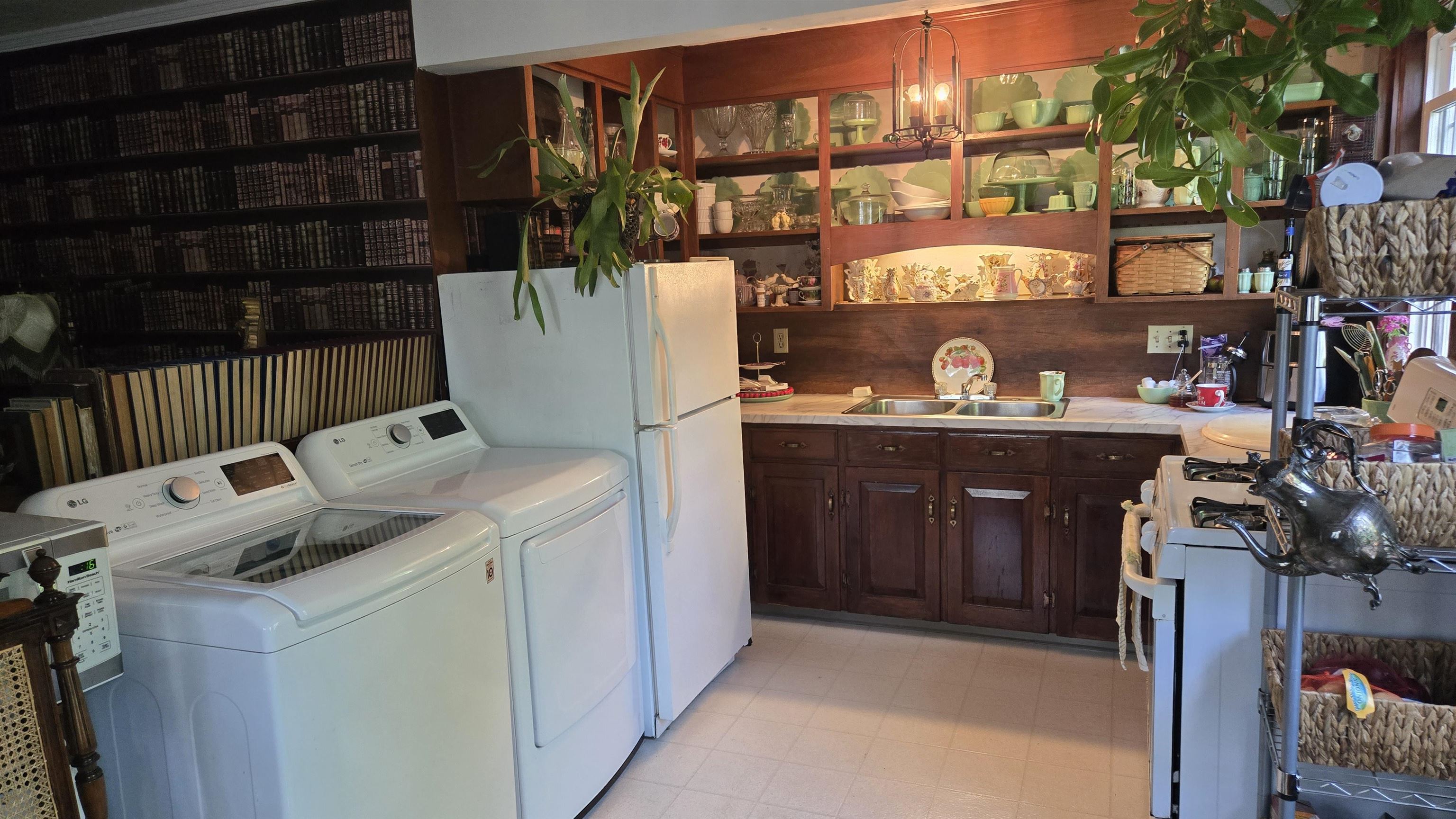 102 N State St, Concord, NH 03301