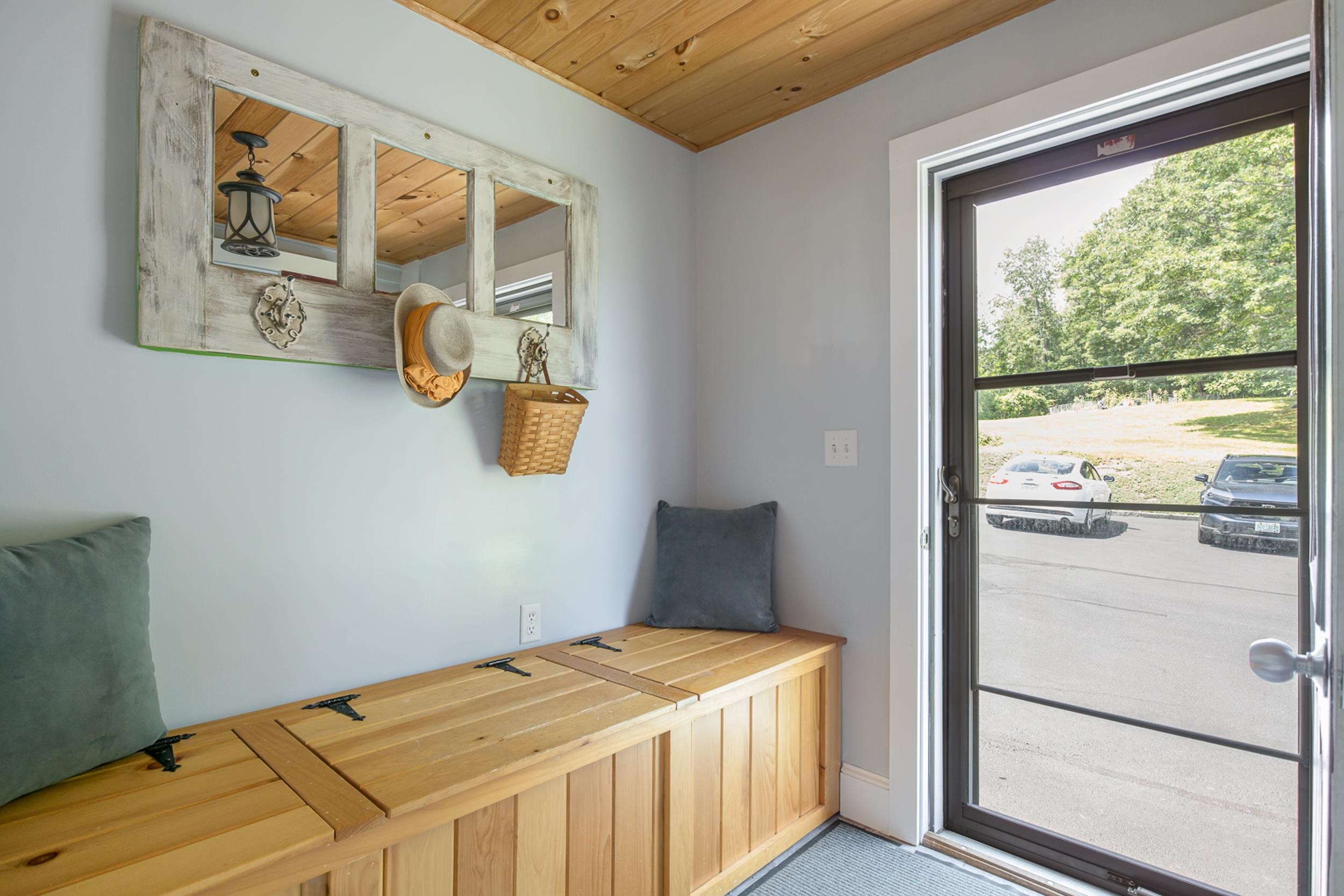 330 Knox Marsh Rd, Madbury, NH 03823