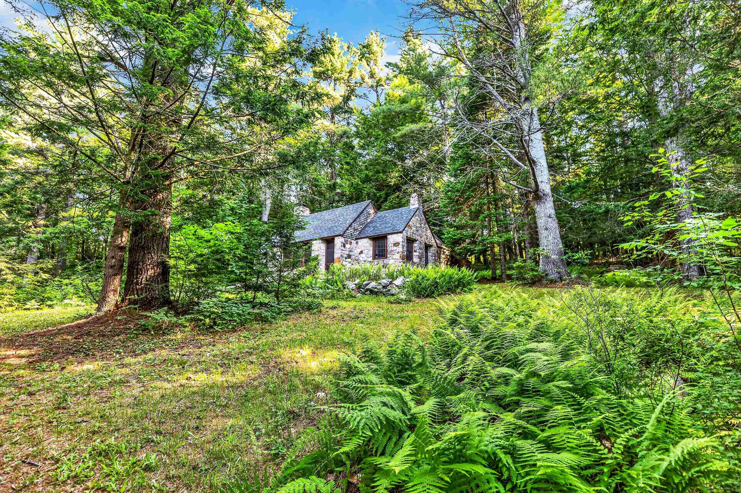 314 Mountain Rd, Sharon, NH 03458