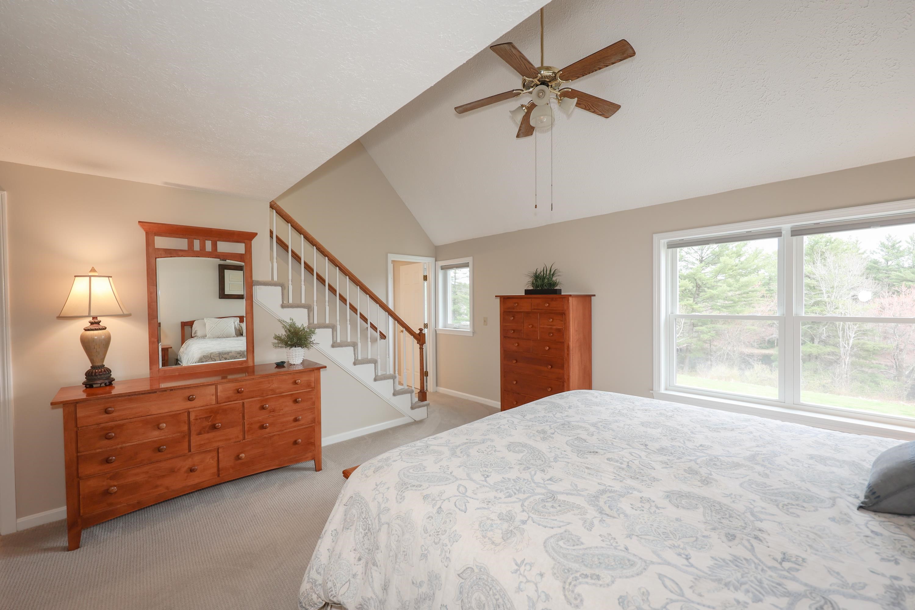378 Winding Pond Rd, Londonderry, NH 03053