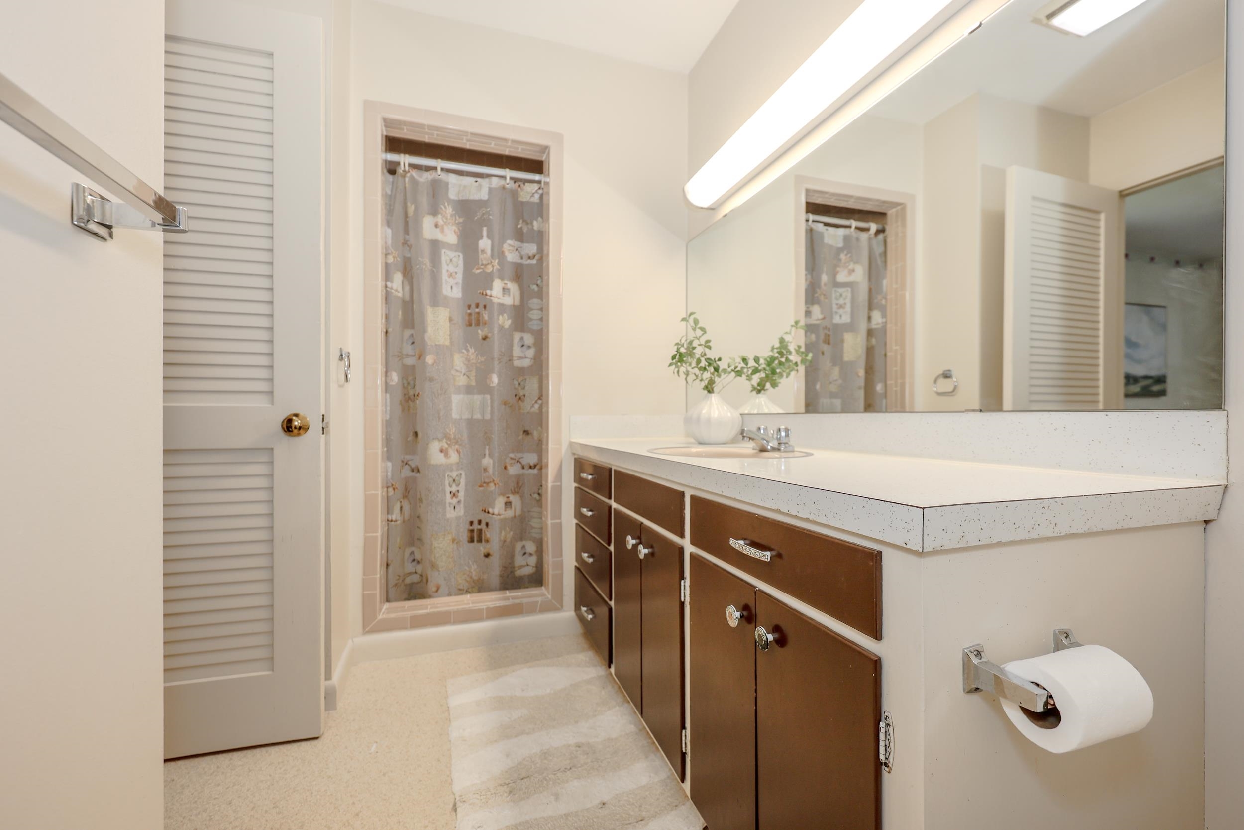 26 Rundlett St, Concord, NH 03301