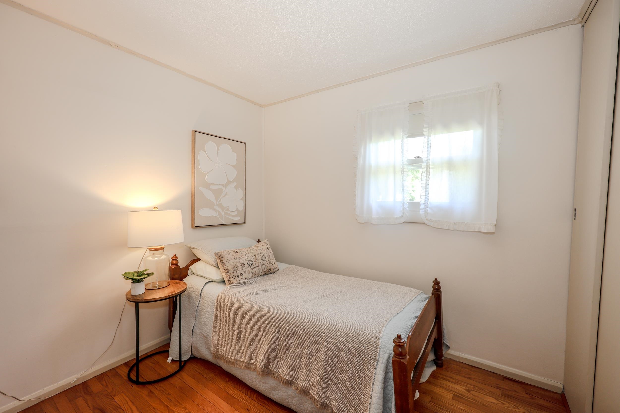 26 Rundlett St, Concord, NH 03301