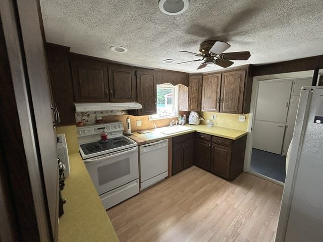 256 E Main St, Hampstead, NH 03826