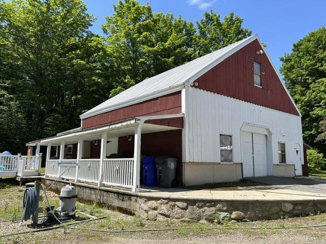256 E Main St, Hampstead, NH 03826