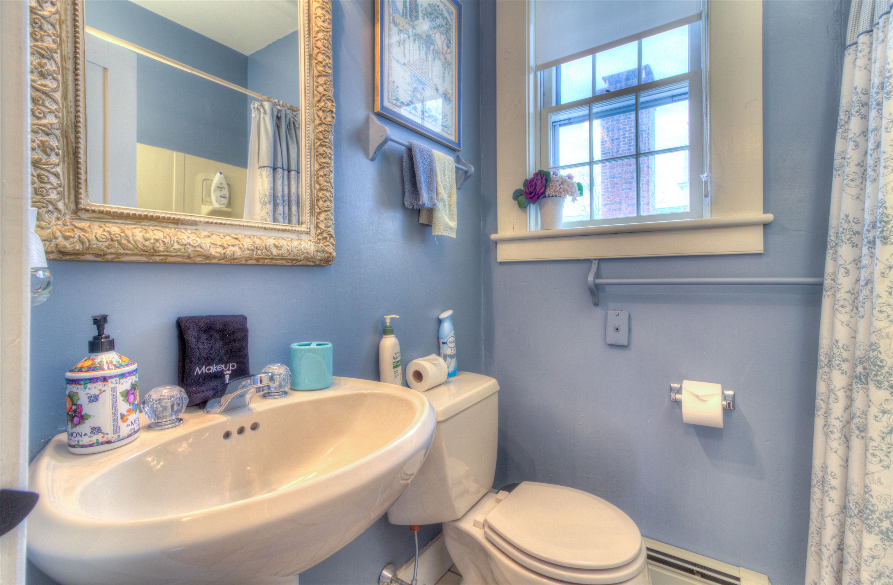2nd Floor Full Bath