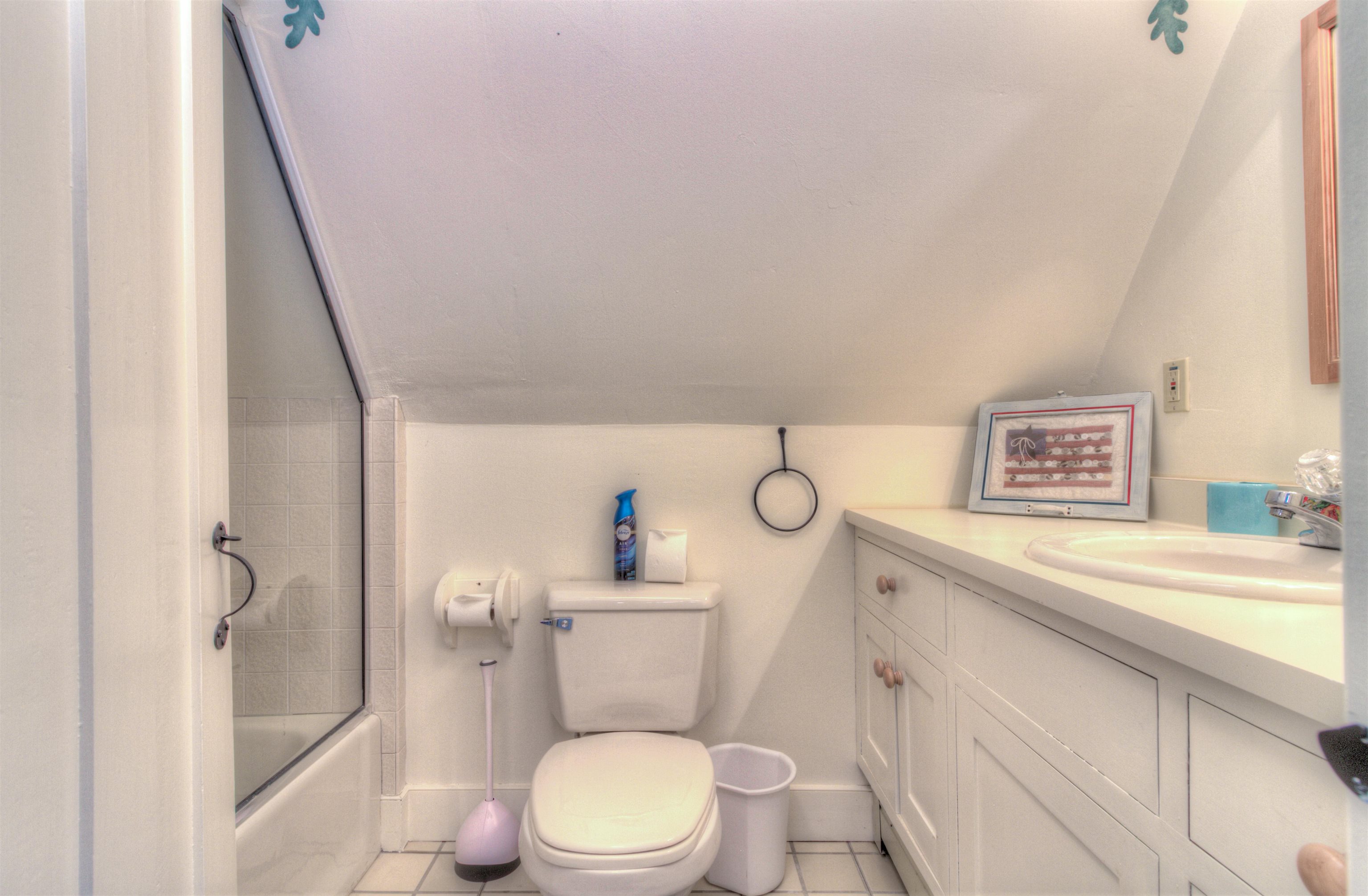 3rd Flr on Suite Bathroom