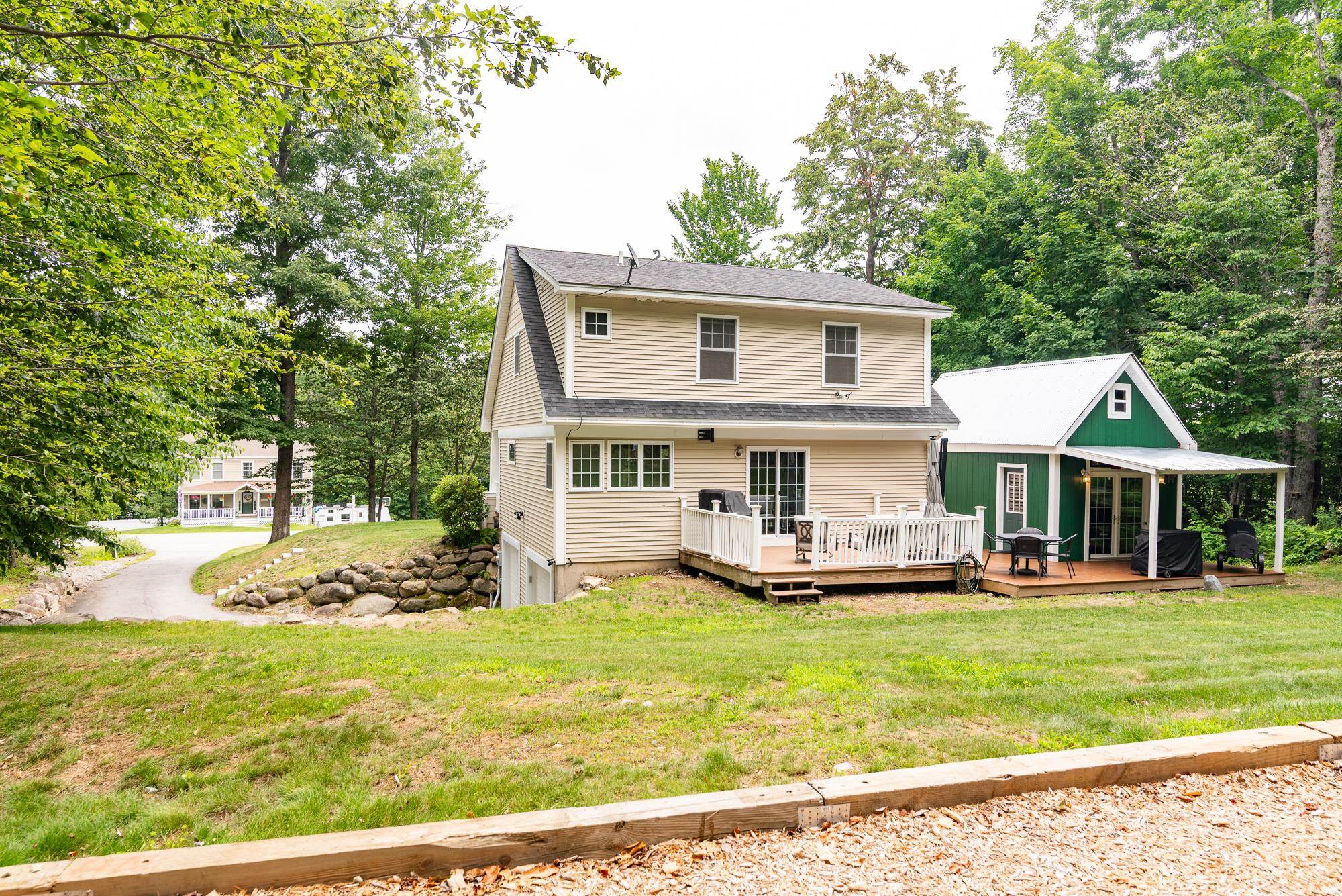 94 High Meadows Dr, Deerfield, NH 03037