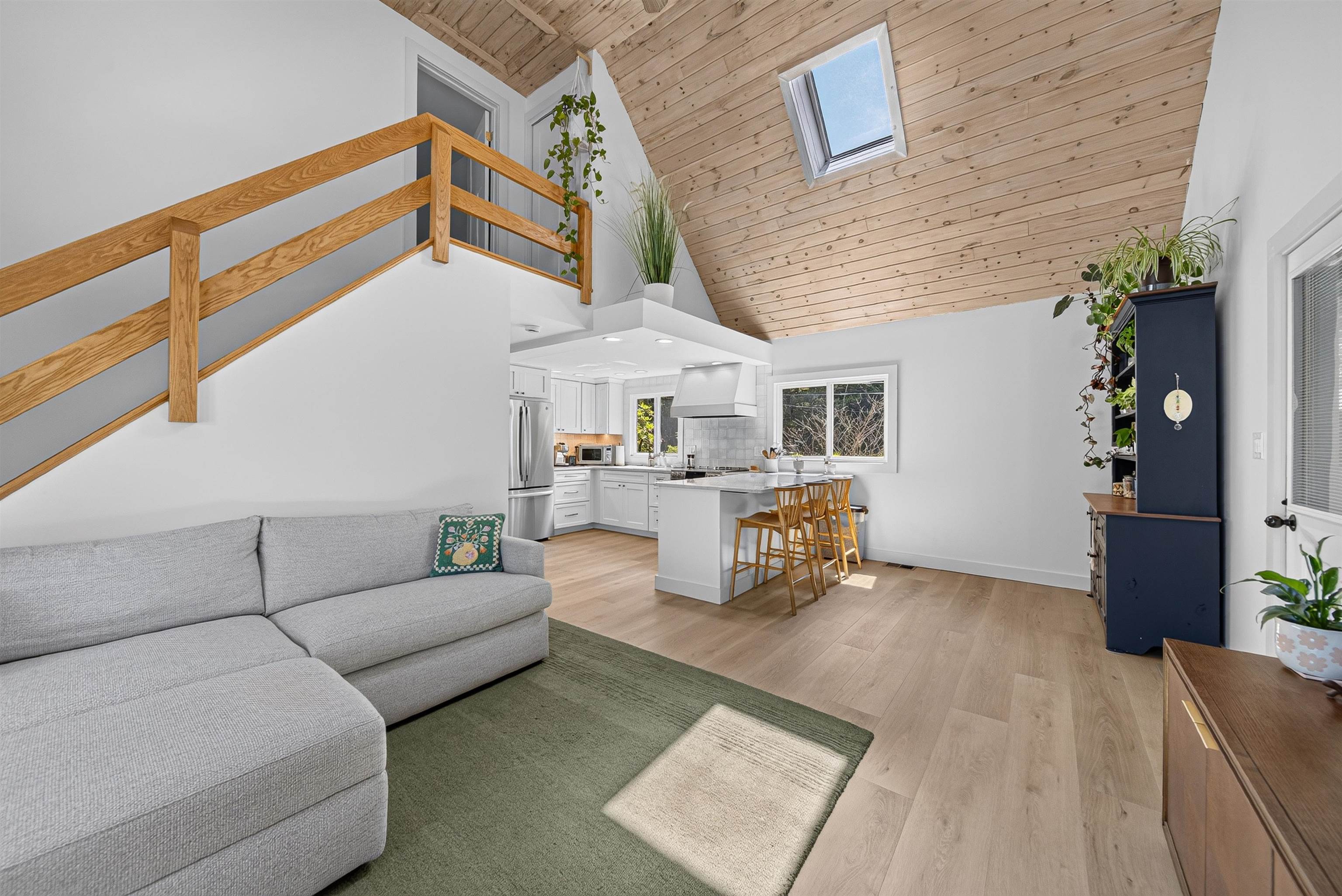 209 Lakeshore Dr, Gilmanton, NH 03237