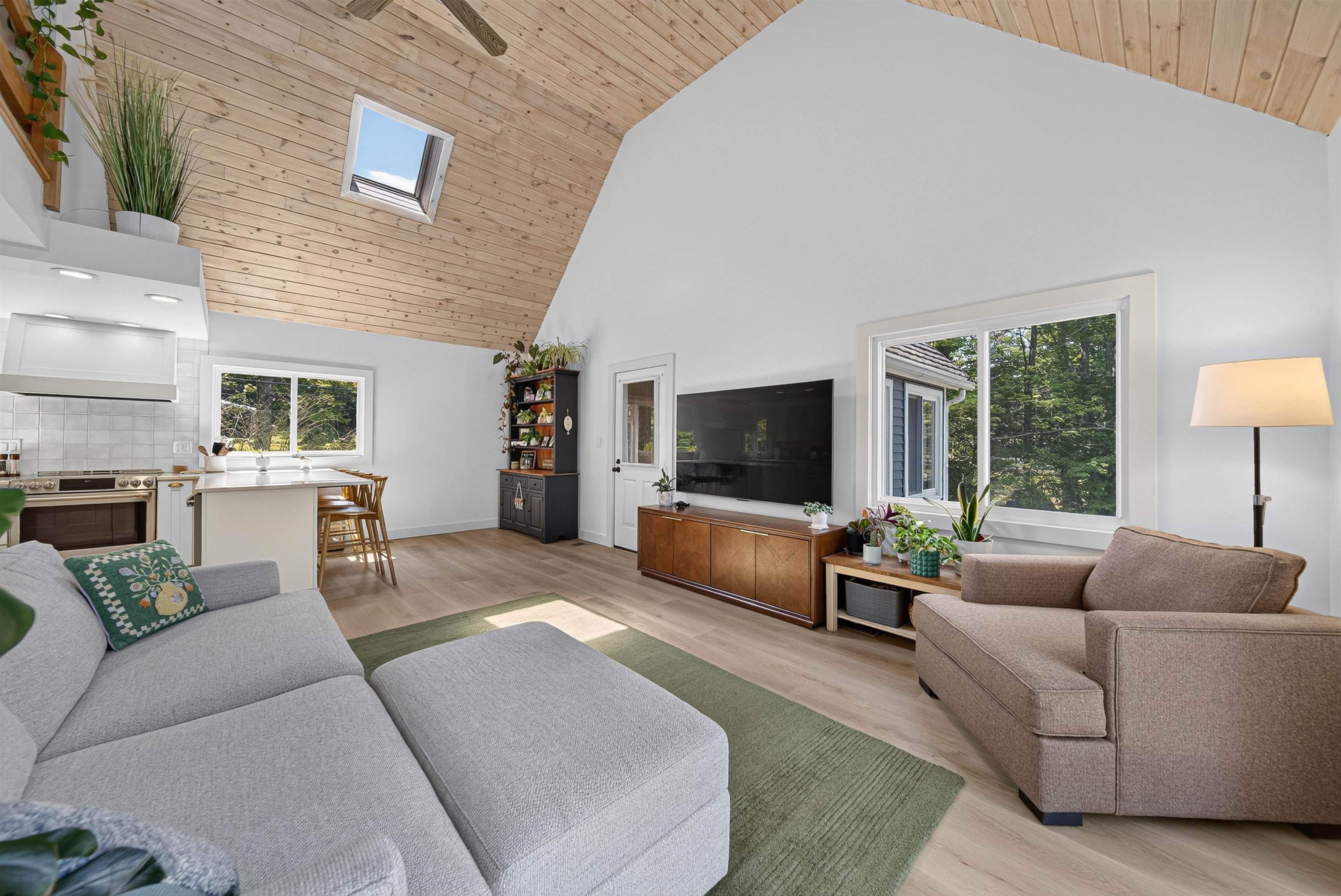 209 Lakeshore Dr, Gilmanton, NH 03237