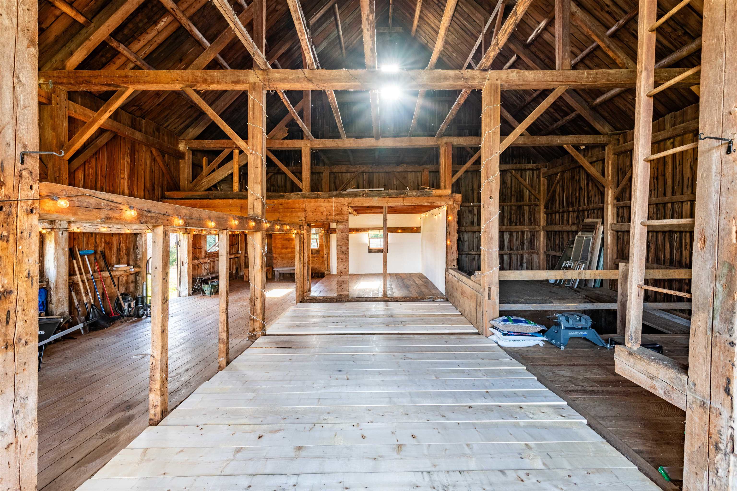 87 Porter Rd, Bath, NH 03740