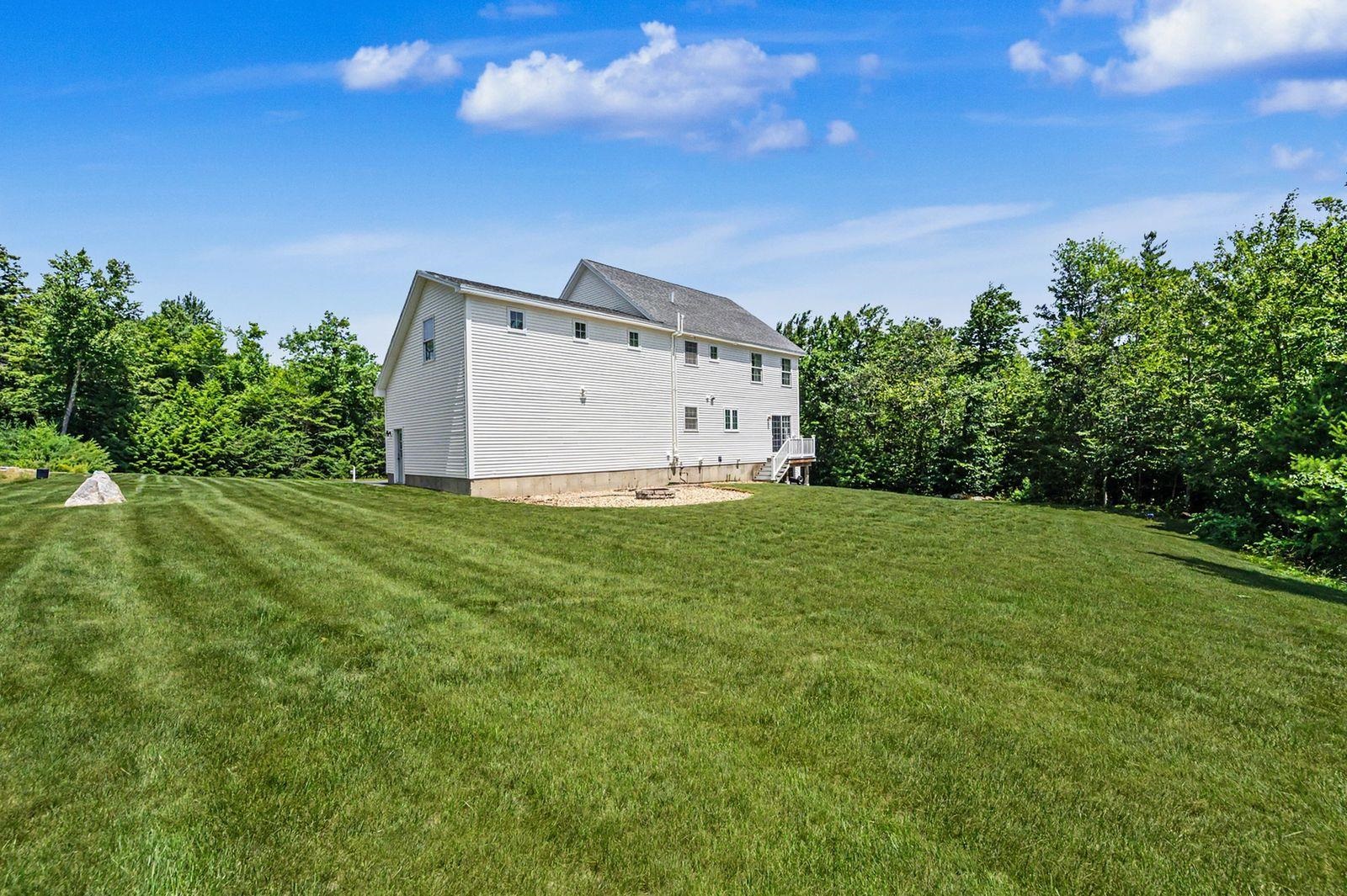 11 Lorden Rd, New Boston, NH 03070