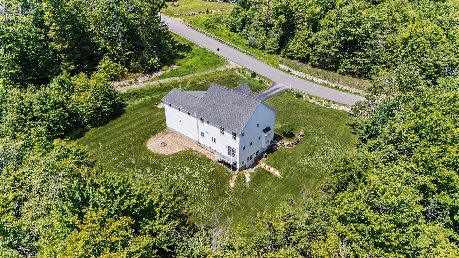 11 Lorden Rd, New Boston, NH 03070