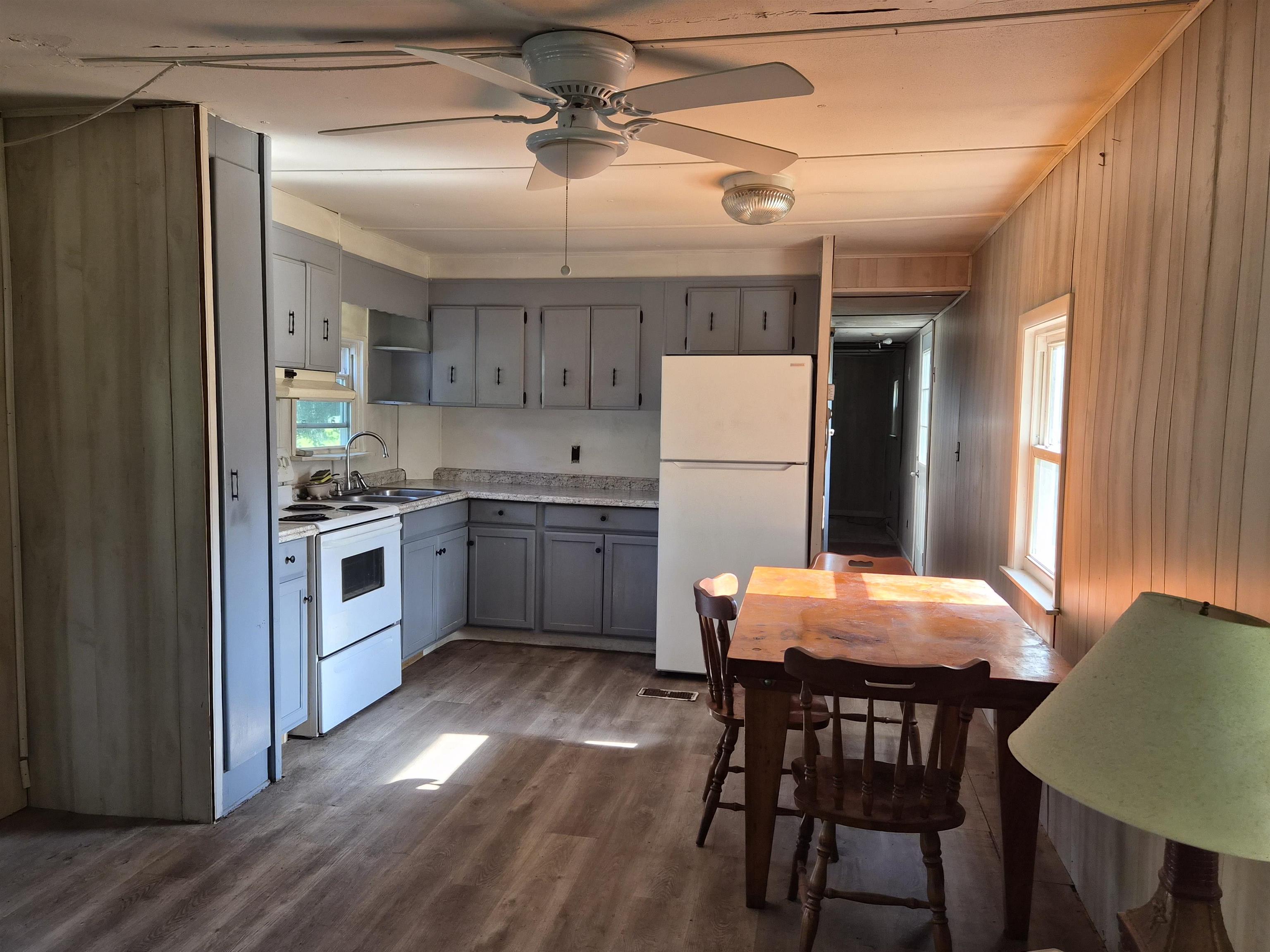 21 Quinn St, Tilton, NH 03276