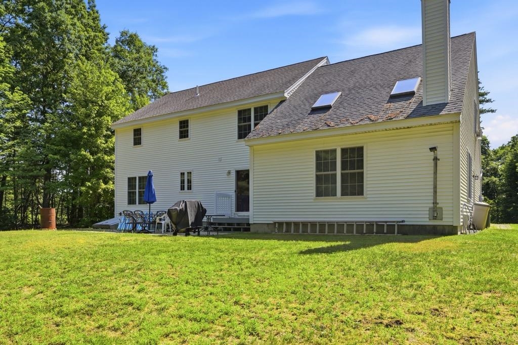 6 Hickory Hill Rd, Pelham, NH 03076