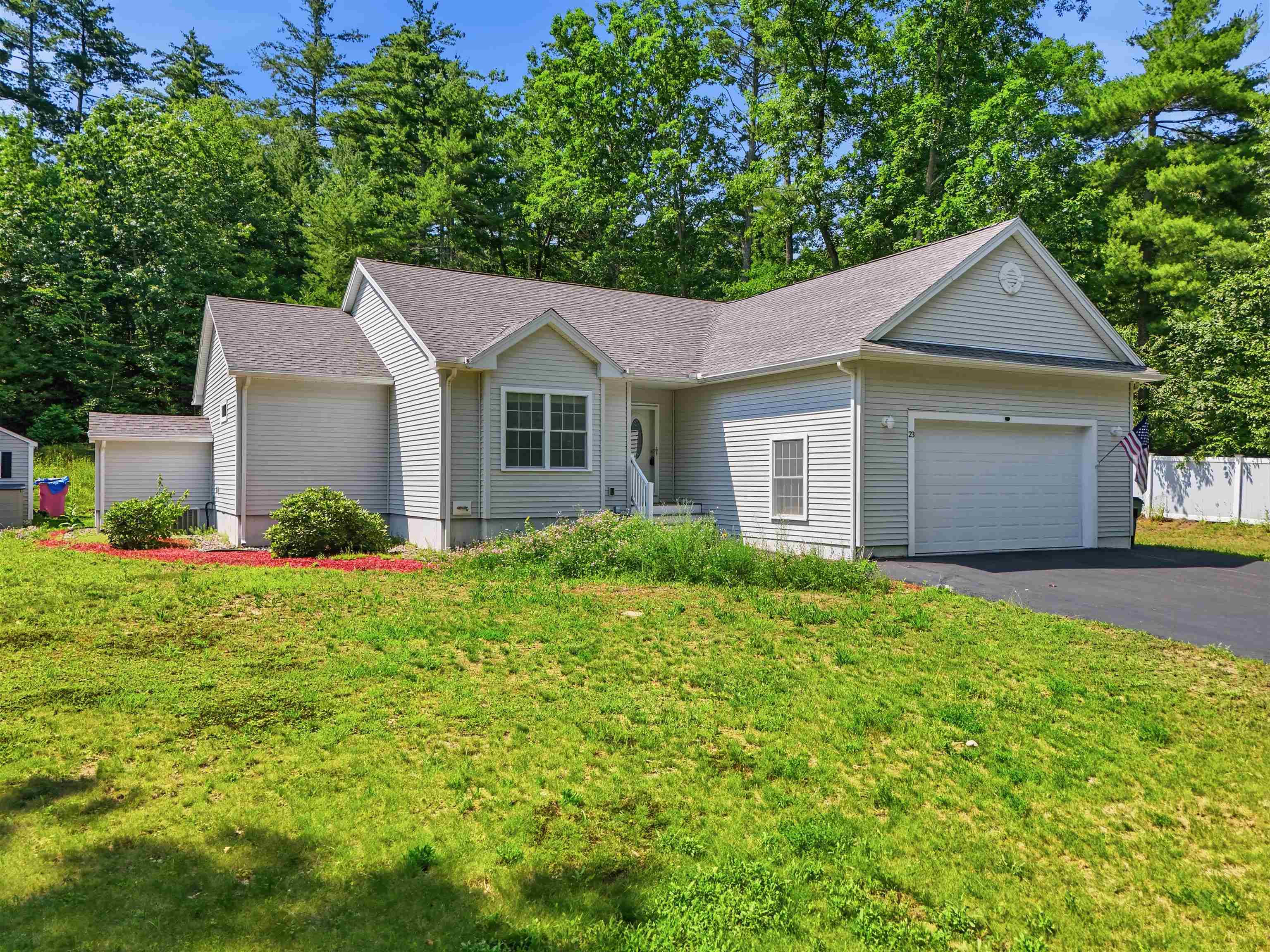 23 Atkinson Rd, Salem, NH 03079