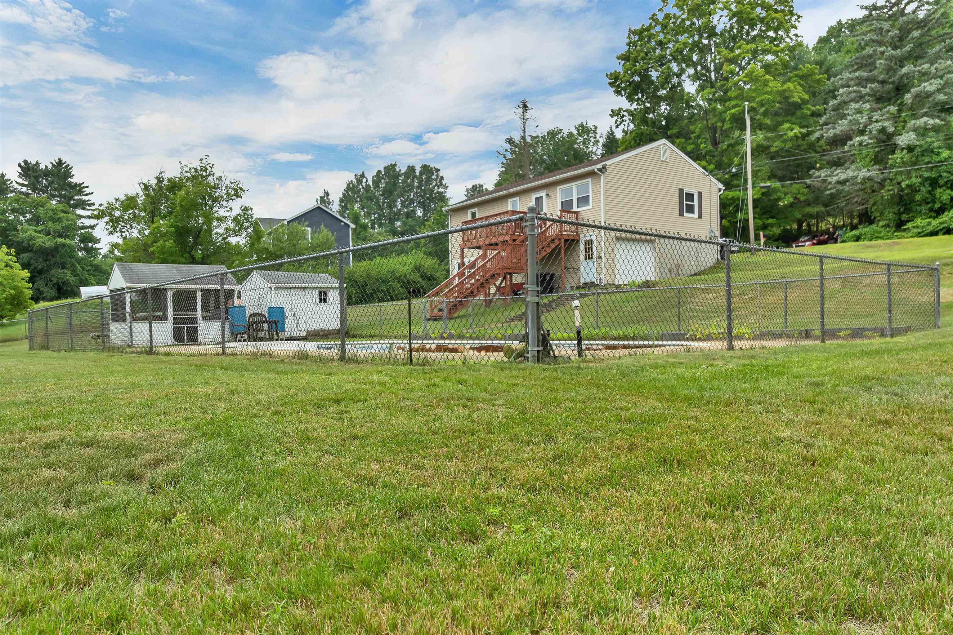 185 Summit St, Franklin, NH 03235