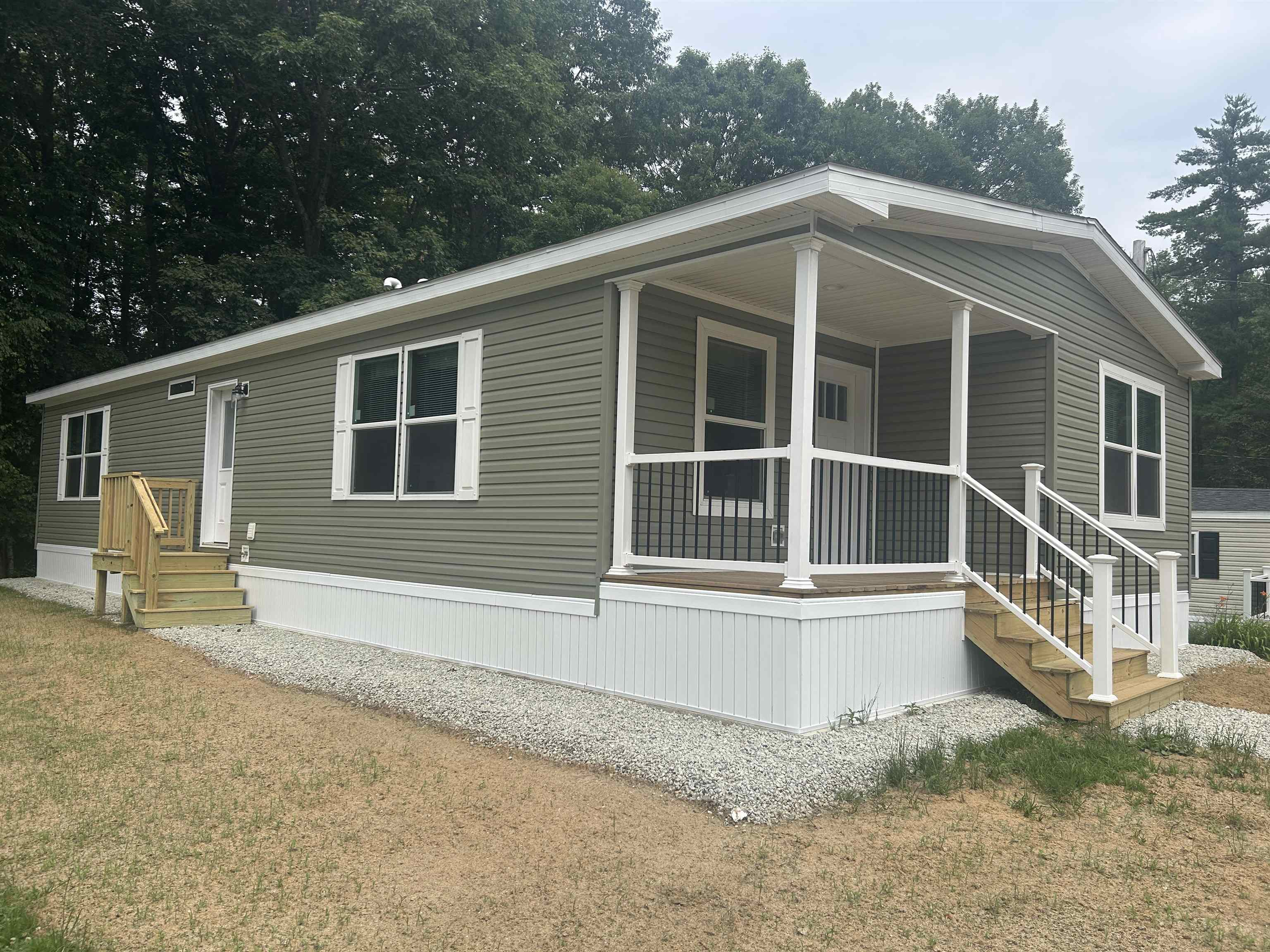 23 Royal Crest Pk, Rochester, NH 03867