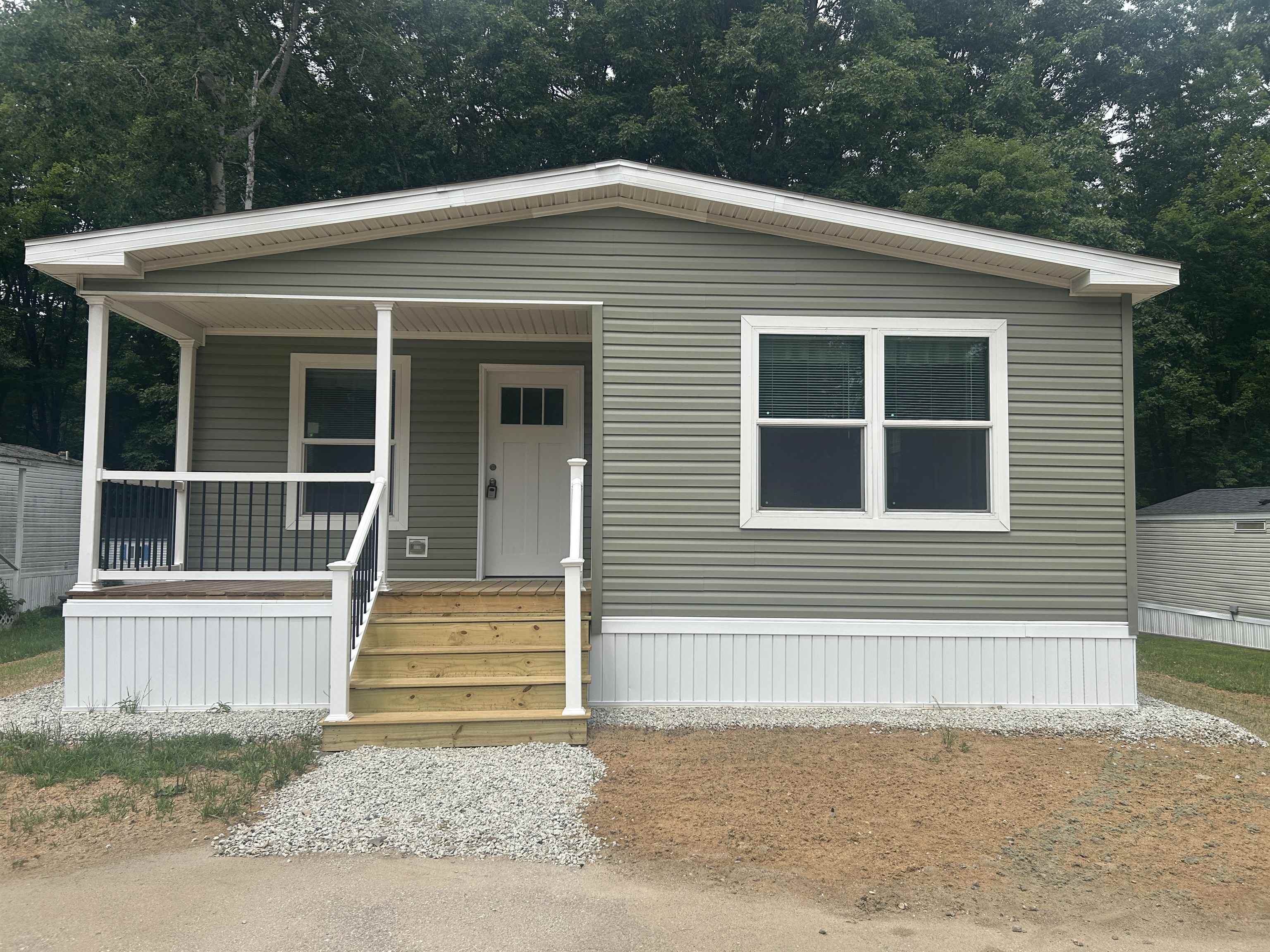 23 Royal Crest Pk, Rochester, NH 03867