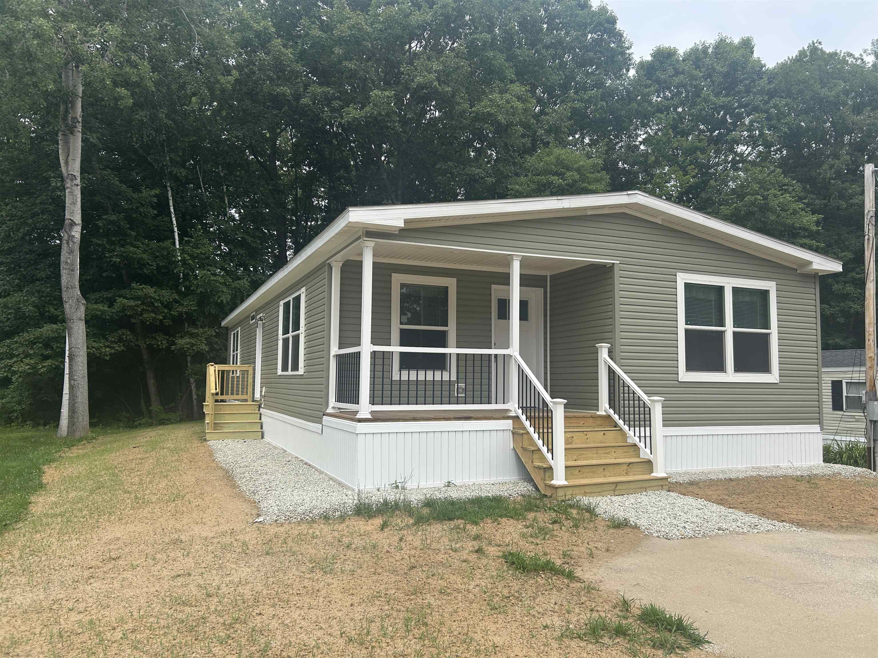23 Royal Crest Pk, Rochester, NH 03867