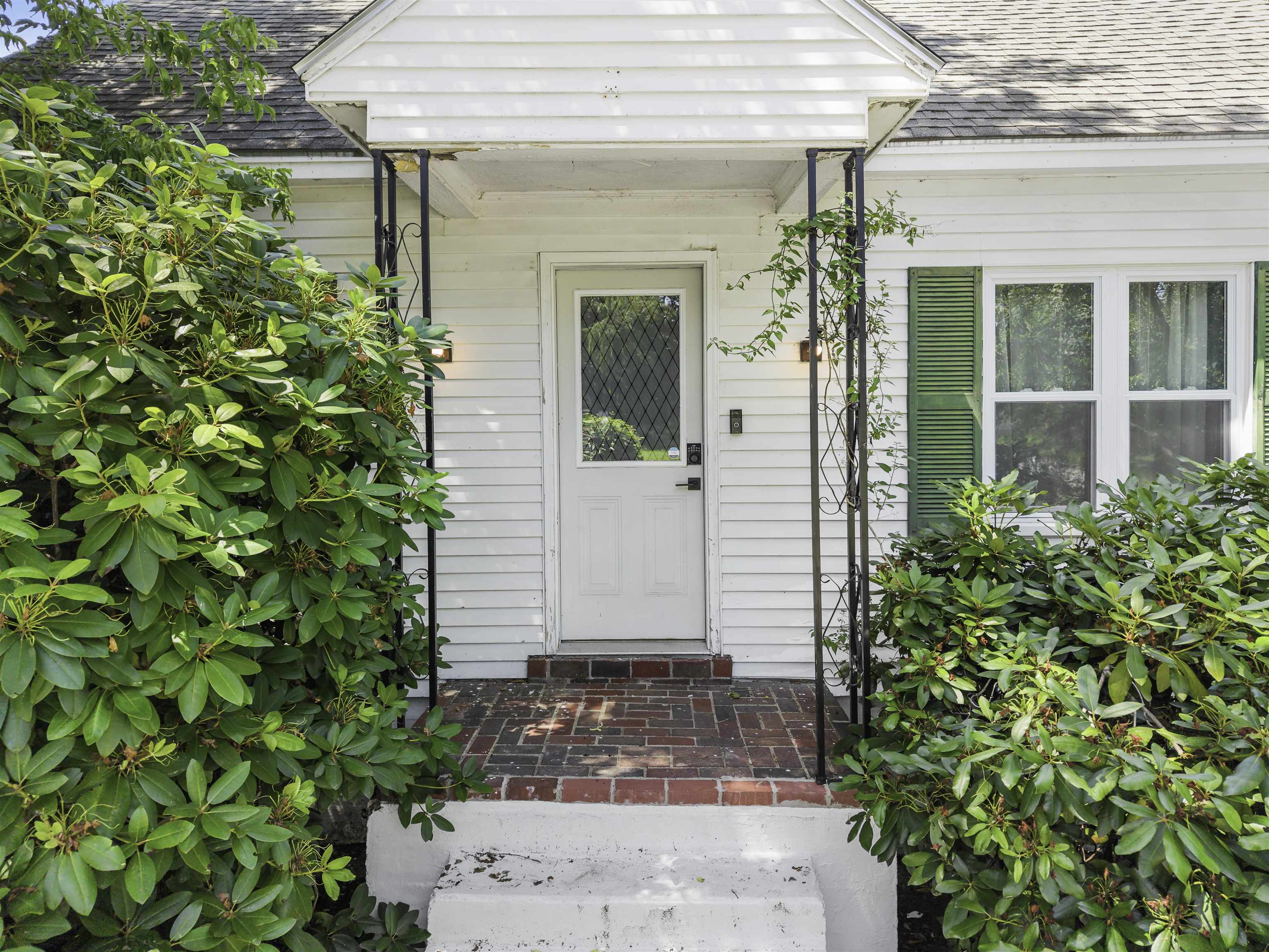 18 Warren Ave, Goffstown, NH 03045
