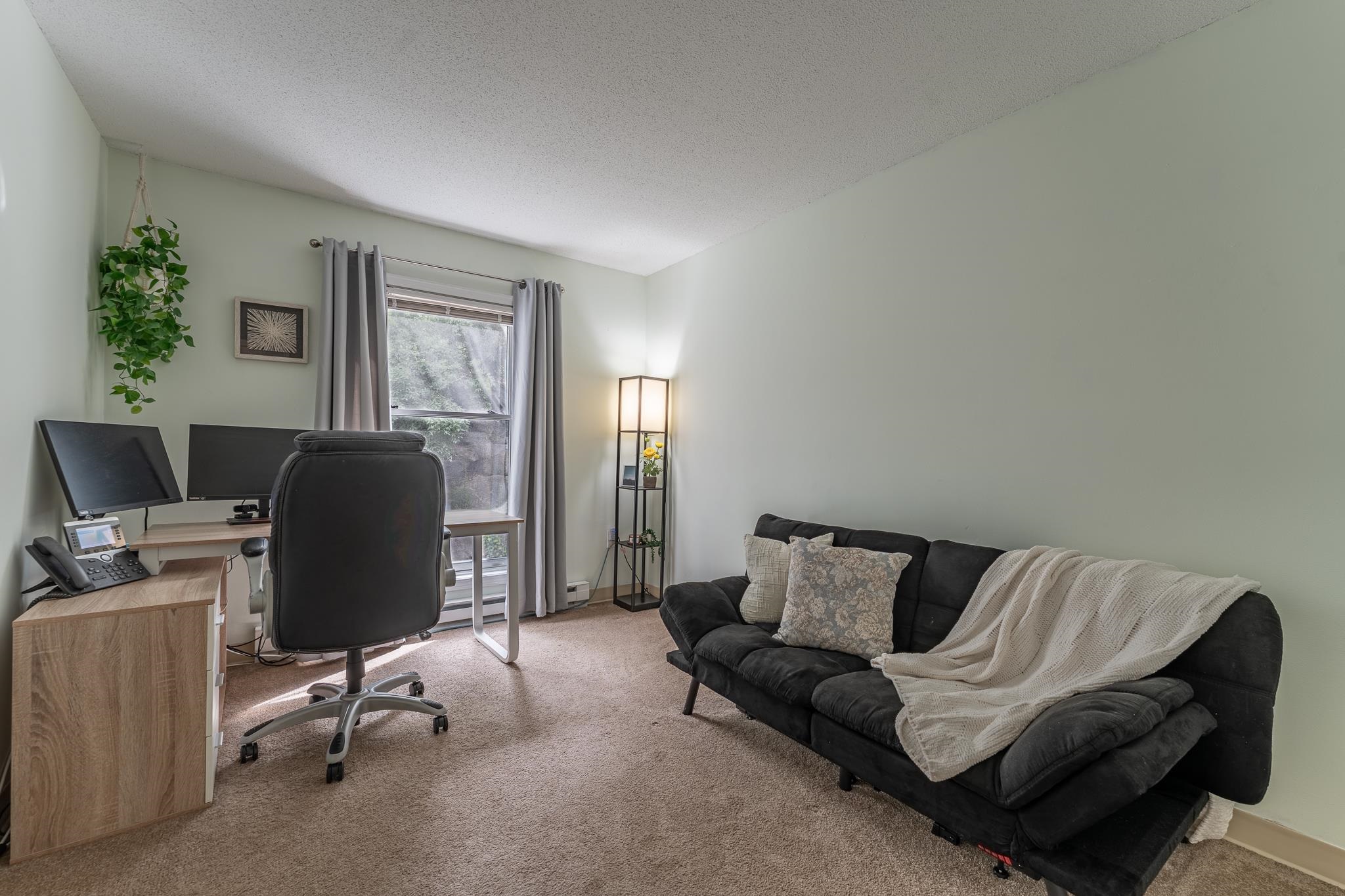 2nd bedroom