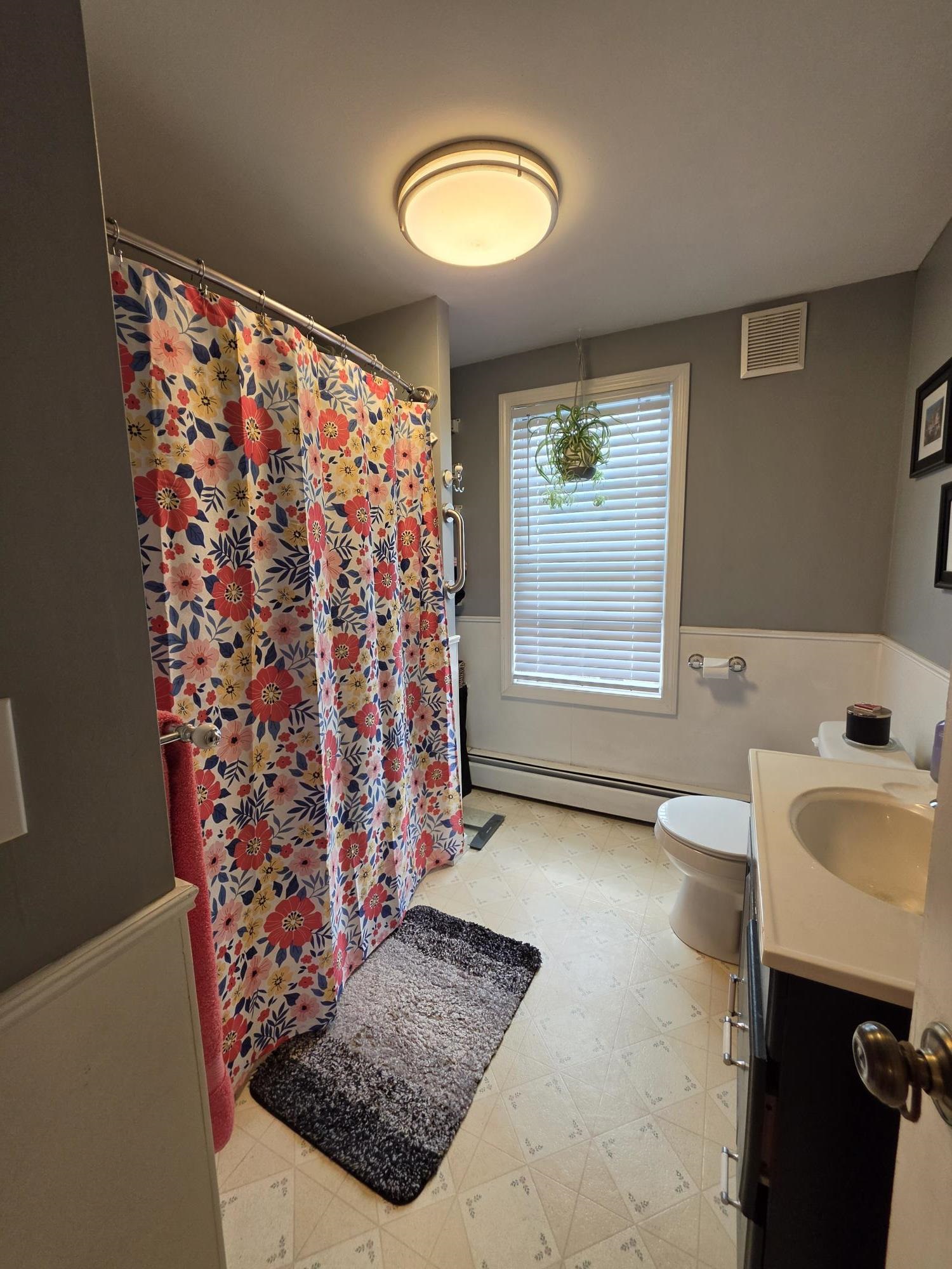 35 Water St, Epping, NH 03042