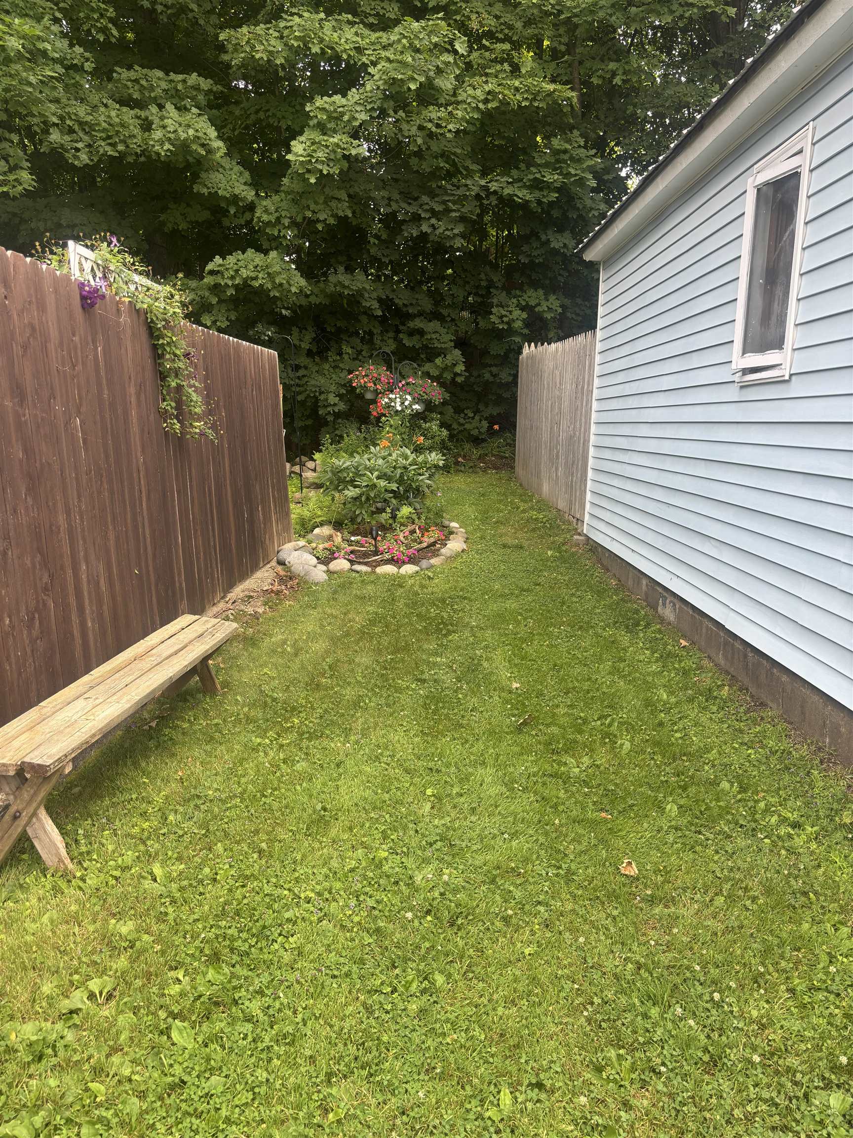Photo 22 of 26